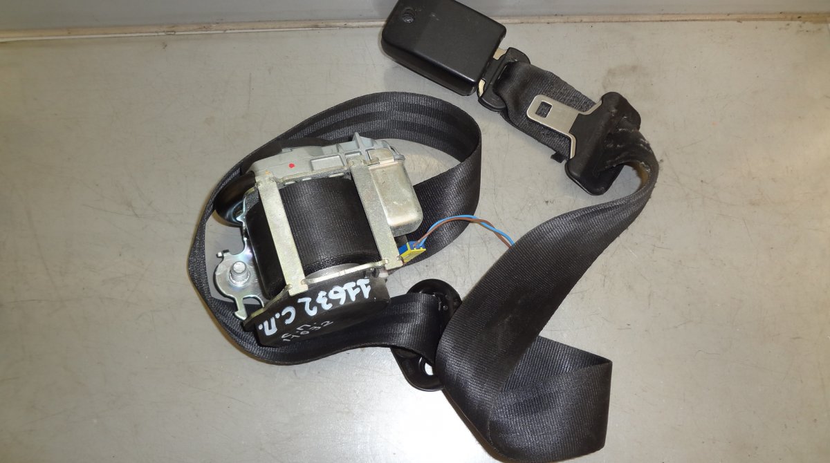 Nissan Primastar Seat Belt Rear Center Seat Belt Rear Center — NISSAN PRIMASTAR II (X8...