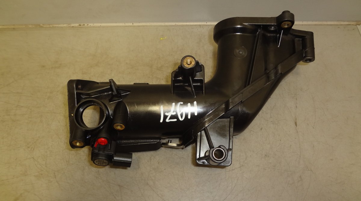 Chrysler 300C Air intake resonator pipe Air intake resonator pipe — CHRYSLER 300C I (20...