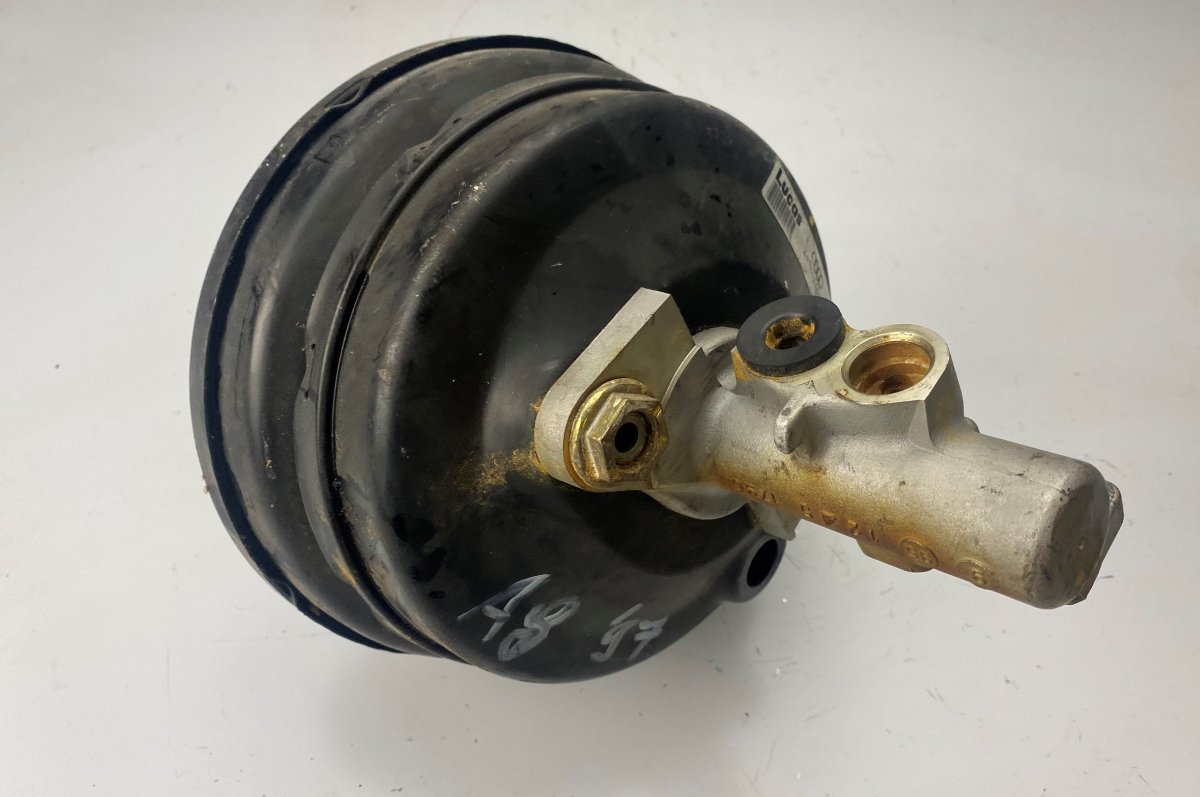 Audi A8 (D2) тормозной усилитель Brake booster — AUDI A8 (4D2, 4D8) (1994-2002) ...