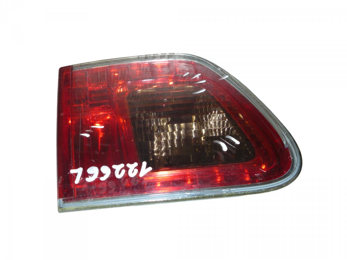 Toyota Avensis (T27) Inner tail light — left Inner tail light — left — TOYOTA AVENSIS (T270)...