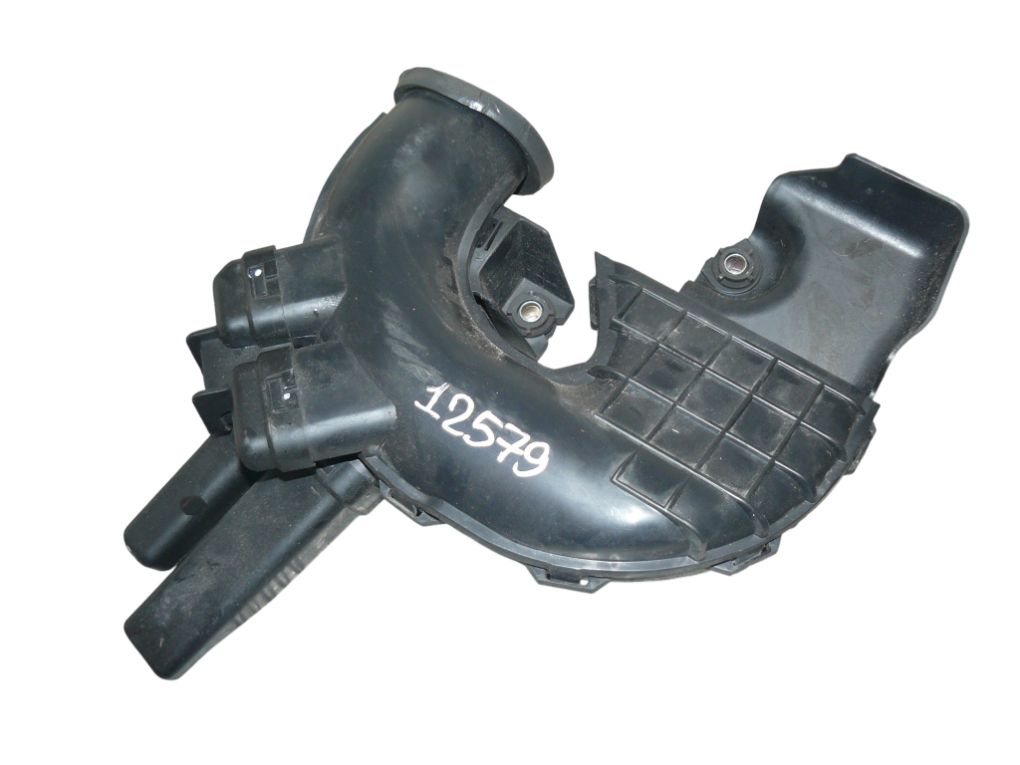 Nissan Pulsar (C13) Air intake resonator pipe Air intake resonator pipe — NISSAN PULSAR (C13)...