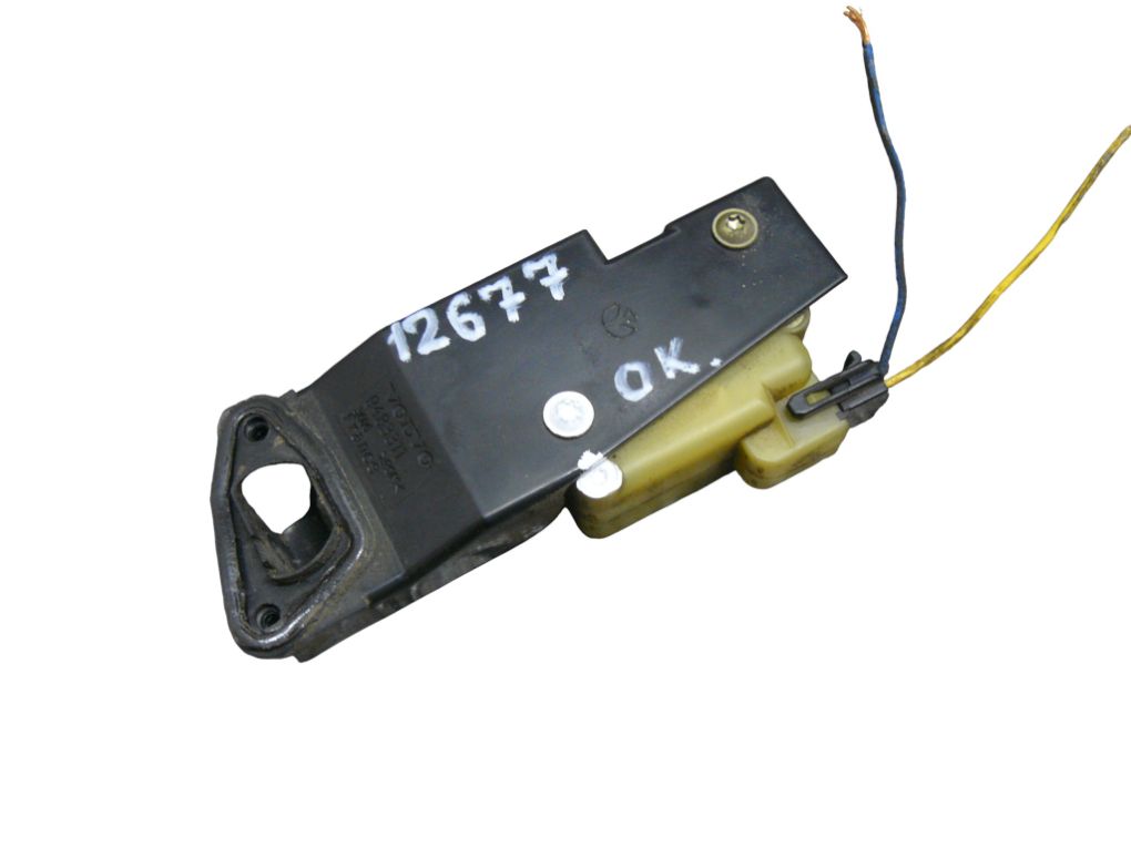 Volvo V70 Fuel flap locking motor Fuel flap locking motor — VOLVO V70 II / XC70 I...