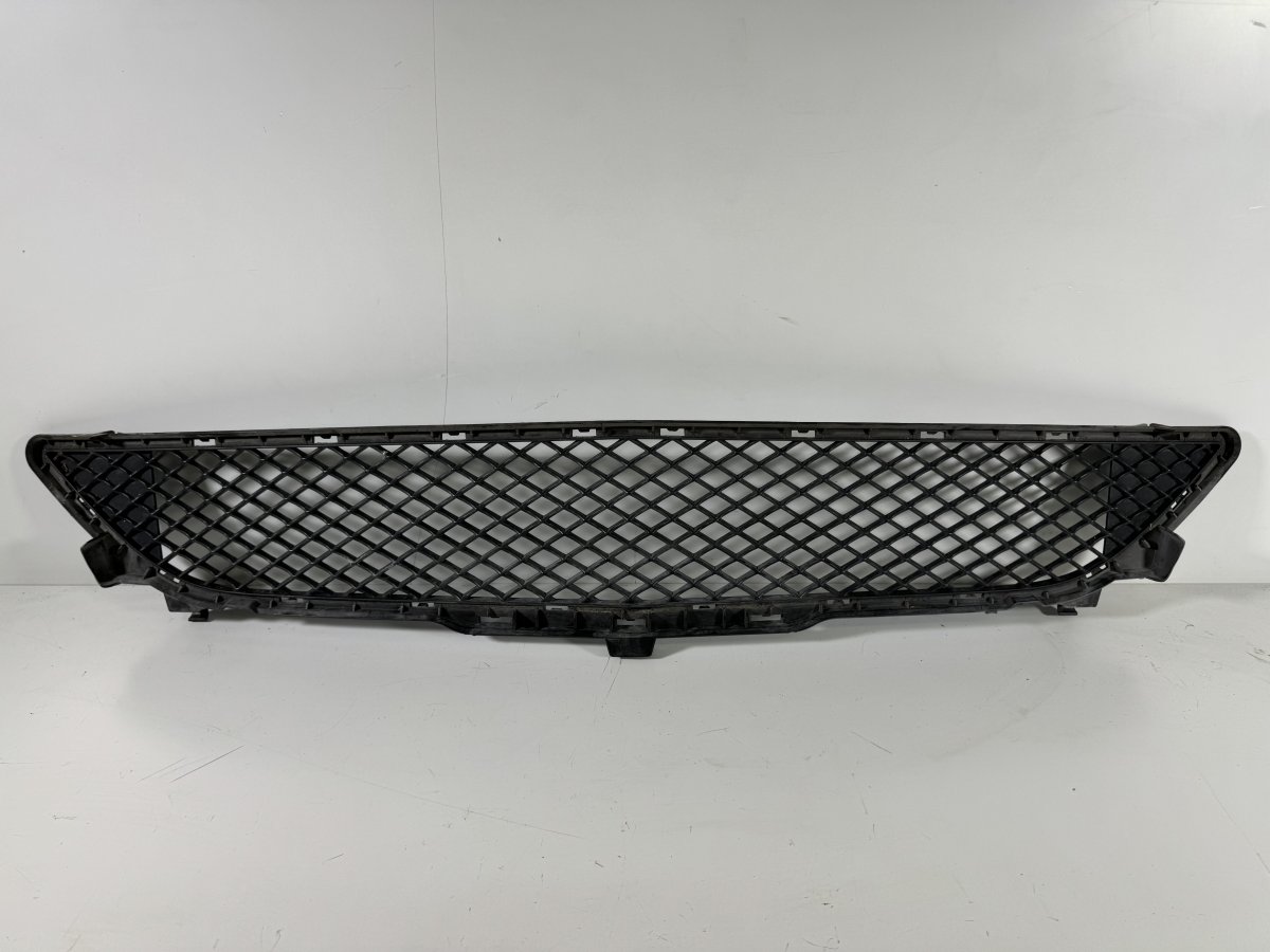 Mercedes-Benz A (W176) Centre front bumper grille Centre front bumper grille — MERCEDES-BENZ B-CL...
