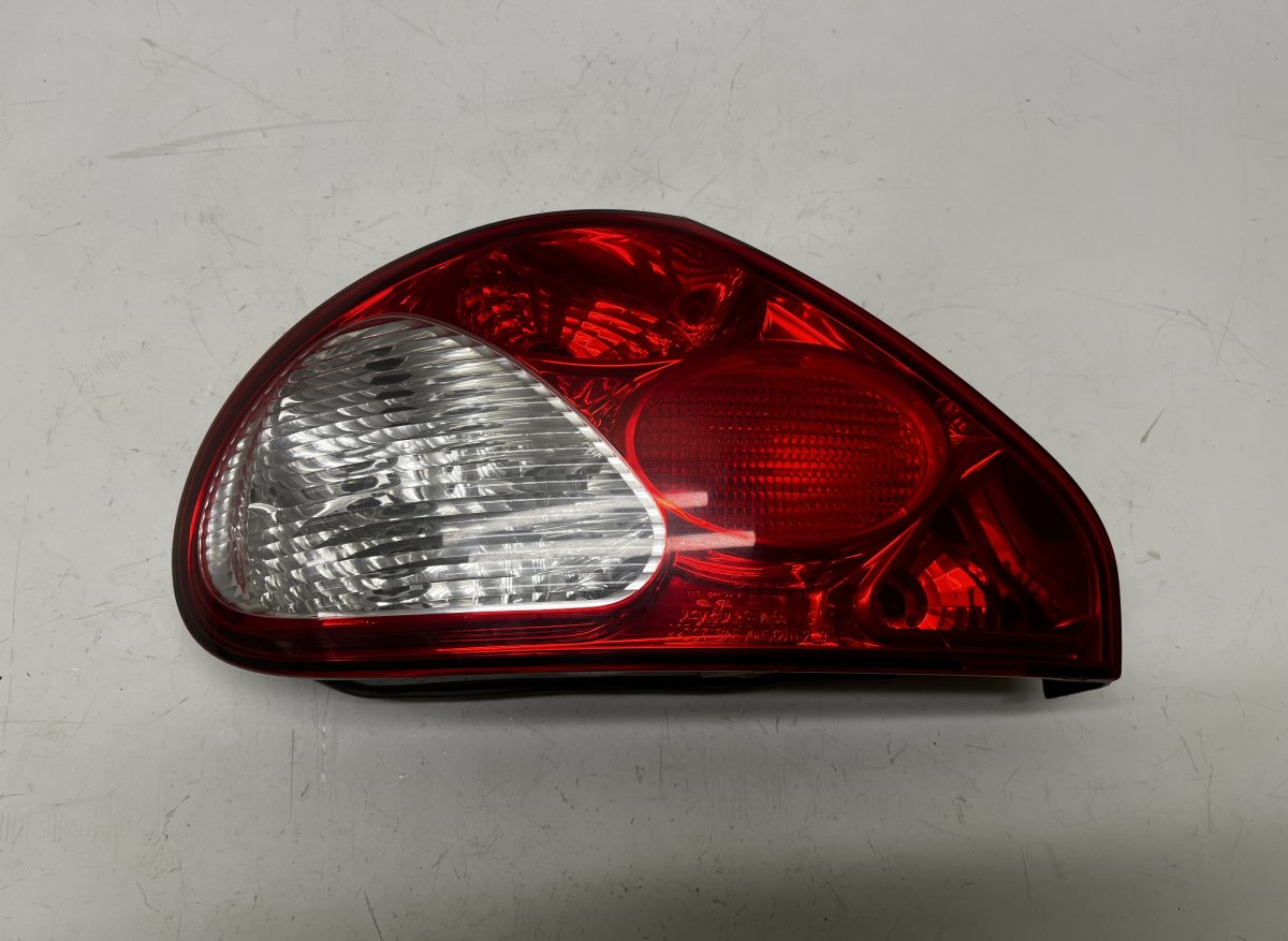 Jaguar X-Type Left Rear Light Left rear light — JAGUAR X-TYPE (X400) (2001-20...