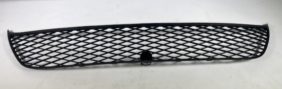 Mitsubishi Outlander Centre front bumper grille Centre front bumper grille — MITSUBISHI OUTLAND...