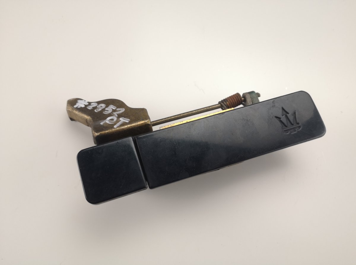 Maserati Quattroporte Exterior door handle — rear right Exterior door handle — rear right — MASERATI QU...