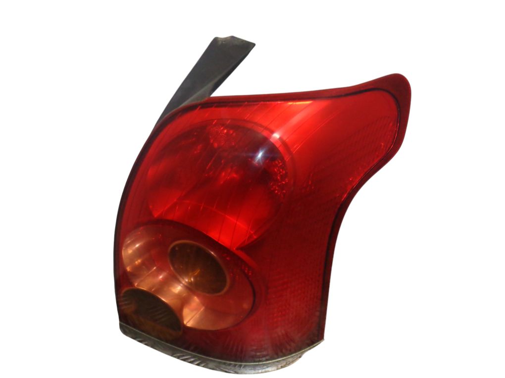 Toyota Avensis (T25) Right Rear Light Right rear light — TOYOTA AVENSIS (T250) (2003-...