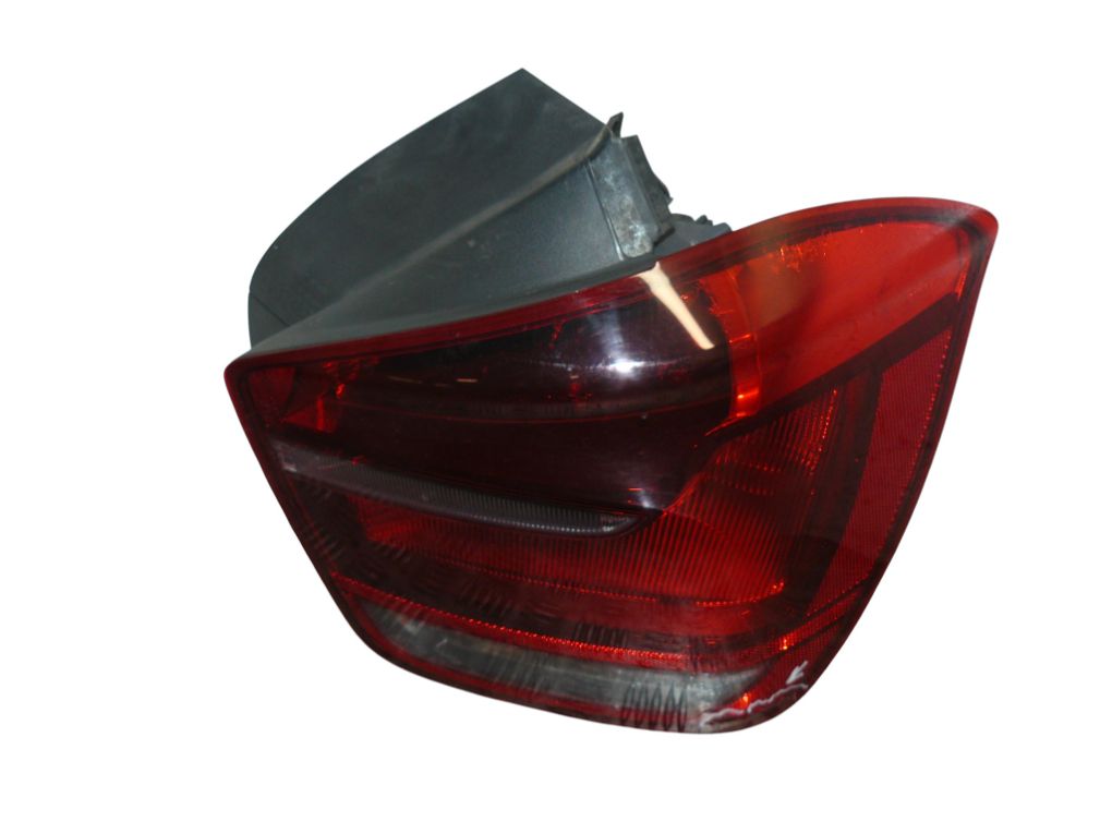BMW 1 (E81 / E82 / E87 / E88) Right Rear Light Right rear light — BMW 1 (F20, F21) (2011-2019)...