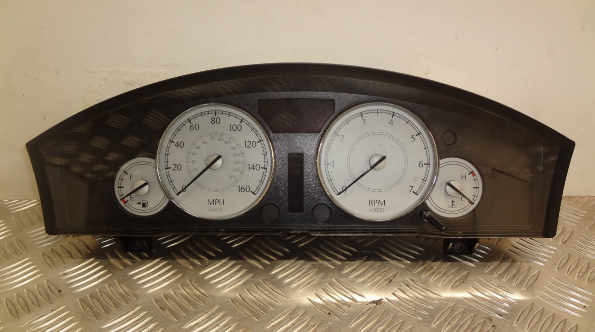 Chrysler 300C приборы Instrument cluster — CHRYSLER 300C I (2004-2010...