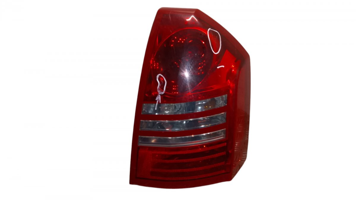 Chrysler 300C Right Rear Light Right rear light — CHRYSLER 300C I (2004-2010) ...