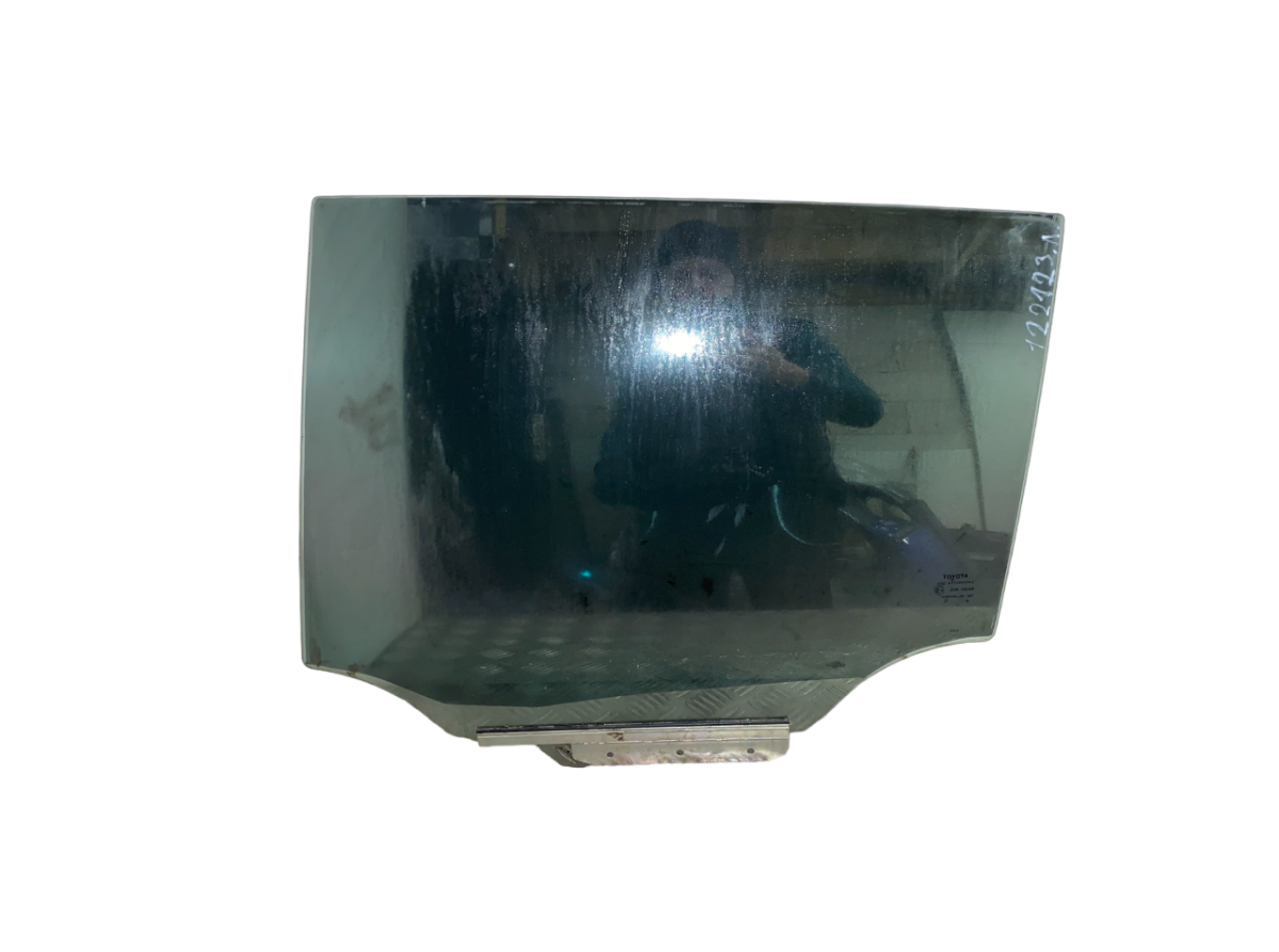 Toyota Avensis (T27) Door window glass — rear left Door window glass — rear left — TOYOTA AVENSIS ...