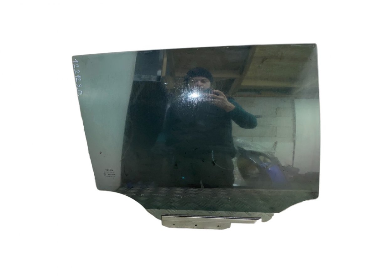 Toyota Avensis (T27) Door window glass — rear right Door window glass — rear right — TOYOTA AVENSIS...