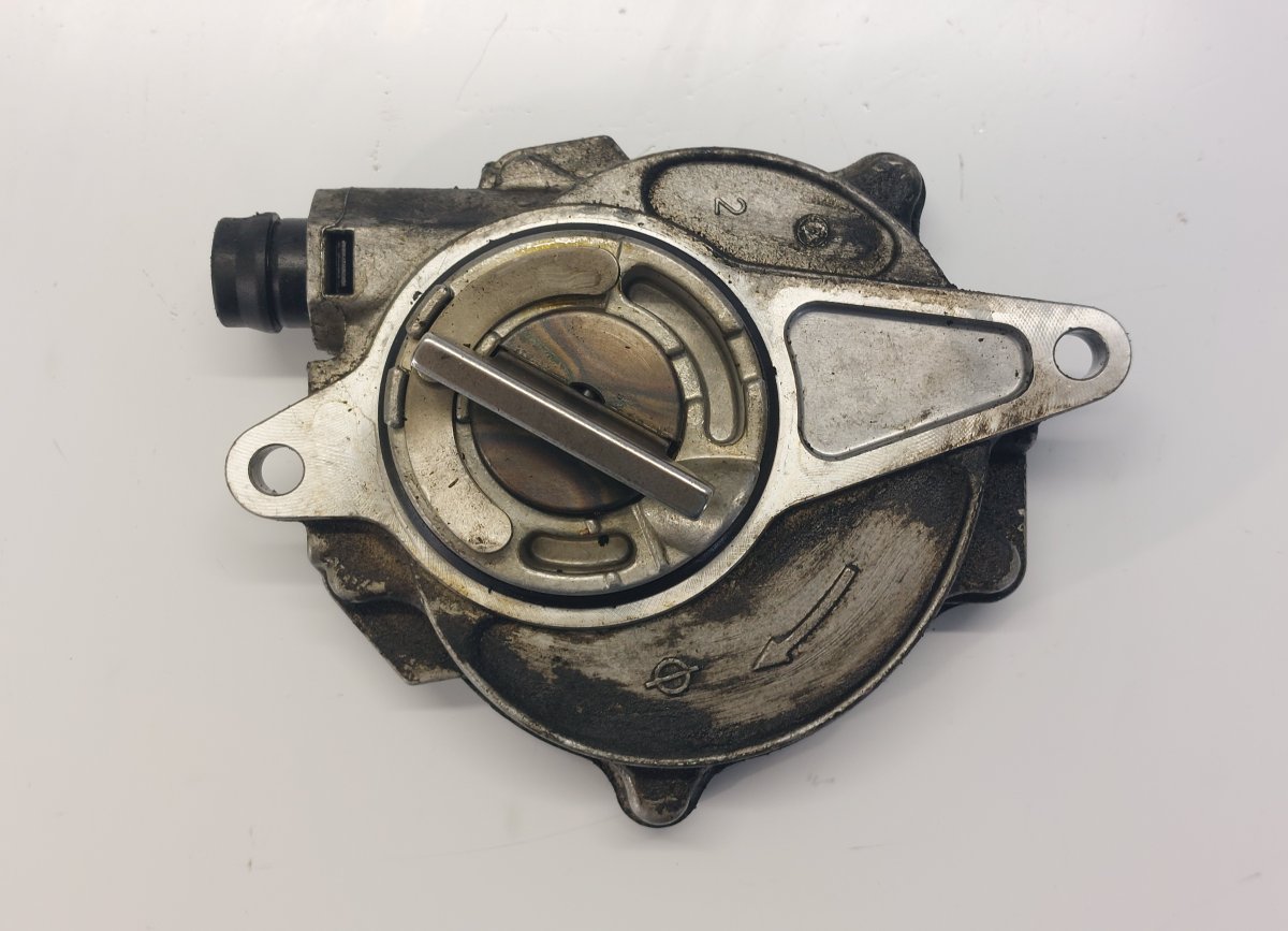 Volvo XC70 Brake Vacuum Pump Brake vacuum pump — VOLVO XC70 II (2007-2016) —...
