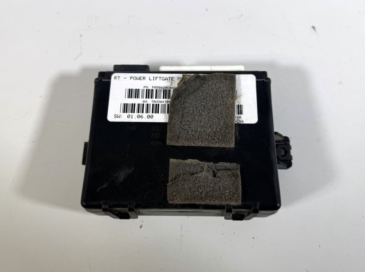 Chrysler Grand Voyager / Town & Country Boot lid / tailgate control unit Boot lid / tailgate control unit — CHRYSLER VOY...