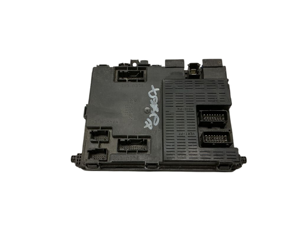 Citroen Xsara Fuse box Fuse box — CITROËN XSARA (1997-2005) — 96490535...