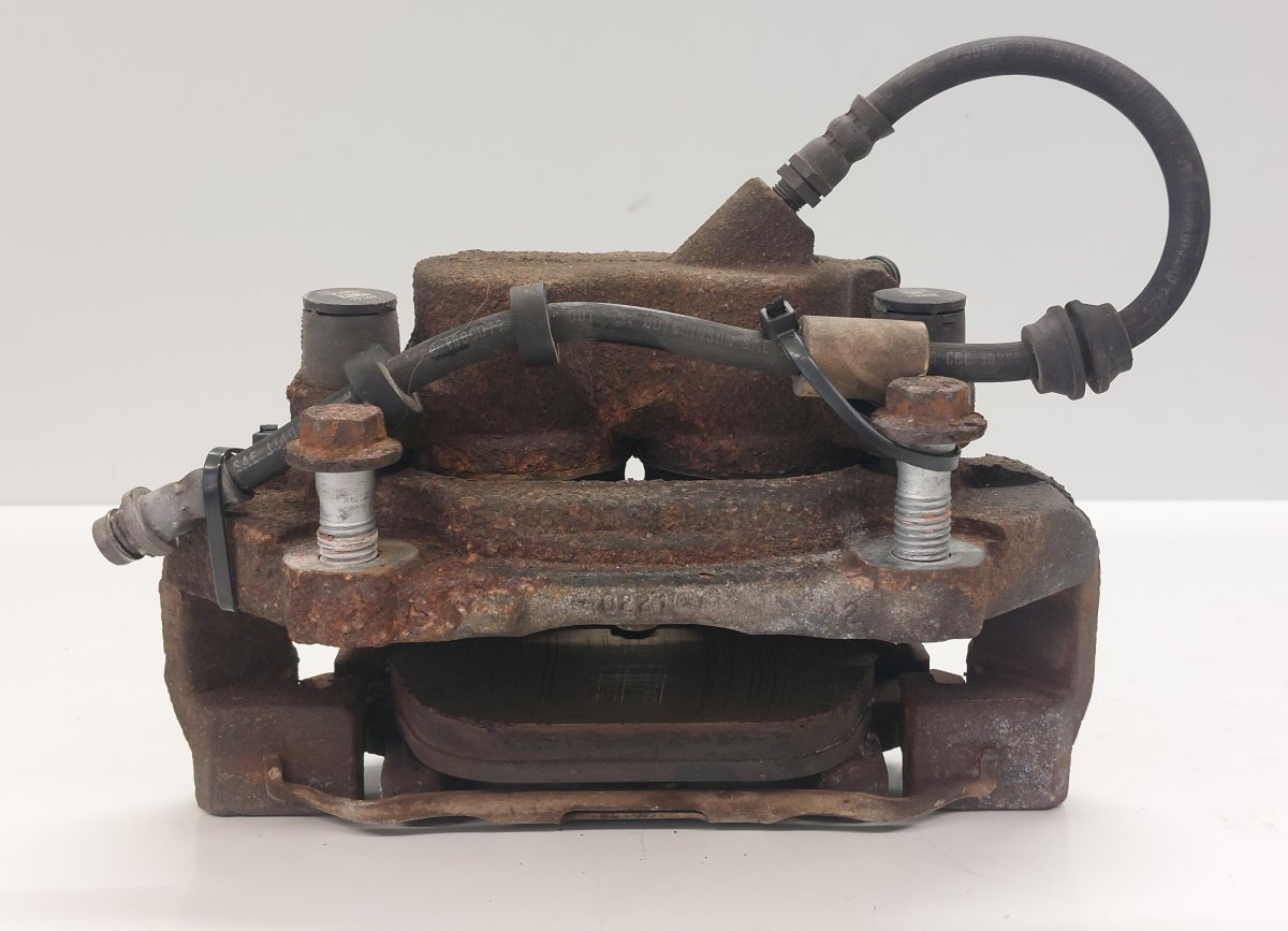 Volvo XC60 Brake caliper — front right