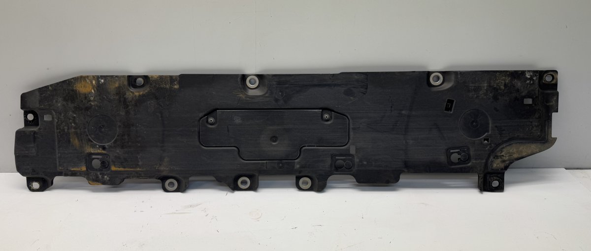 Volvo XC90 Body splash shield — left