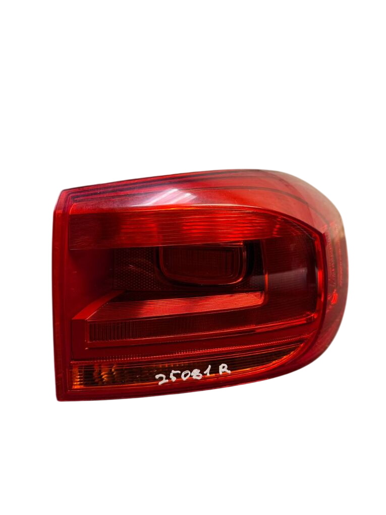 Volkswagen Tiguan Right Rear Light