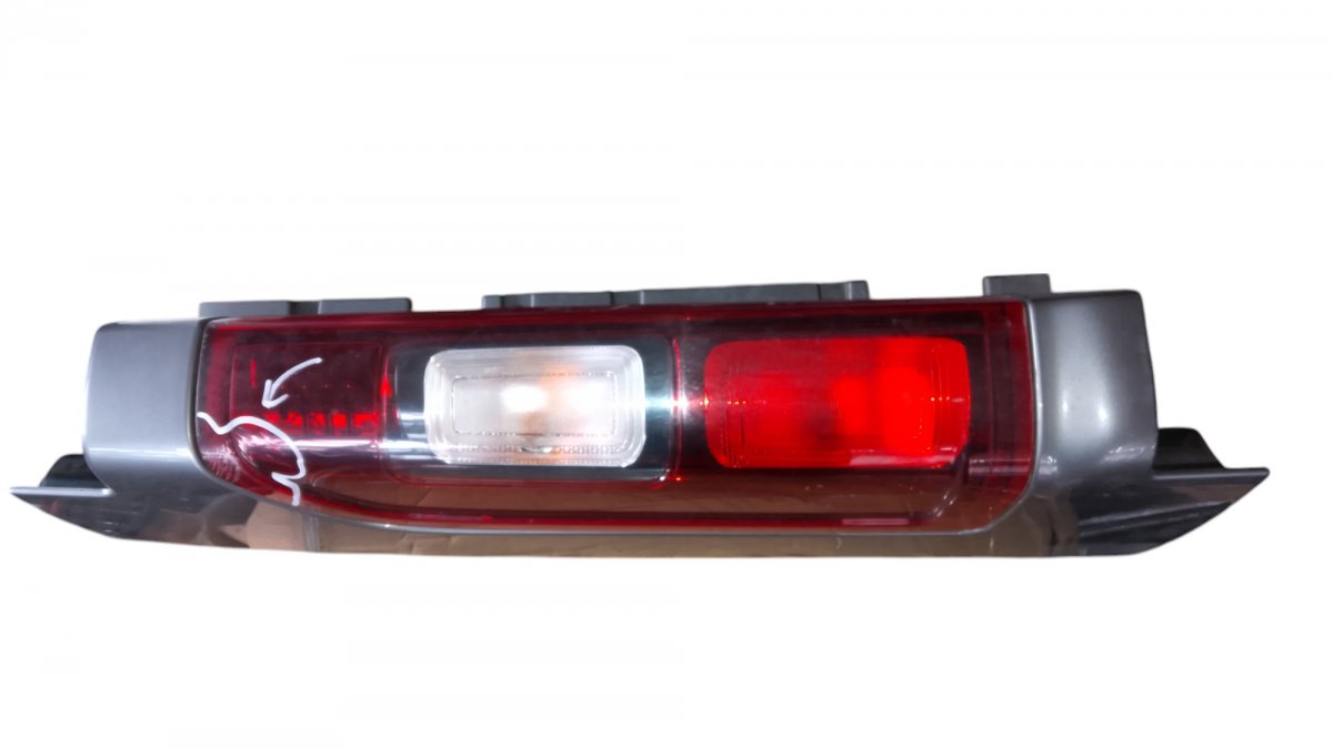 Opel Vivaro (B) Left Rear Light