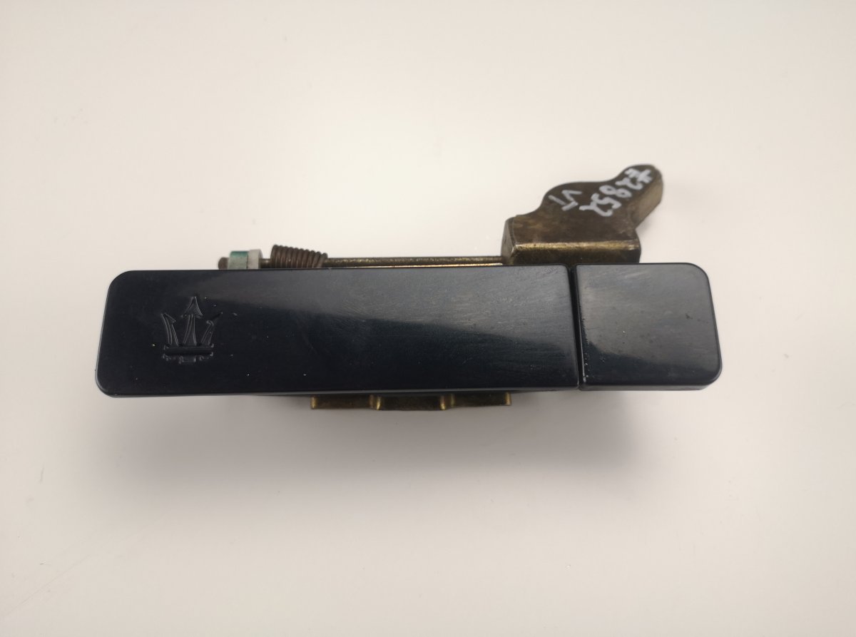 Maserati Quattroporte Exterior door handle — rear left Exterior door handle — rear left — MASERATI QUA...