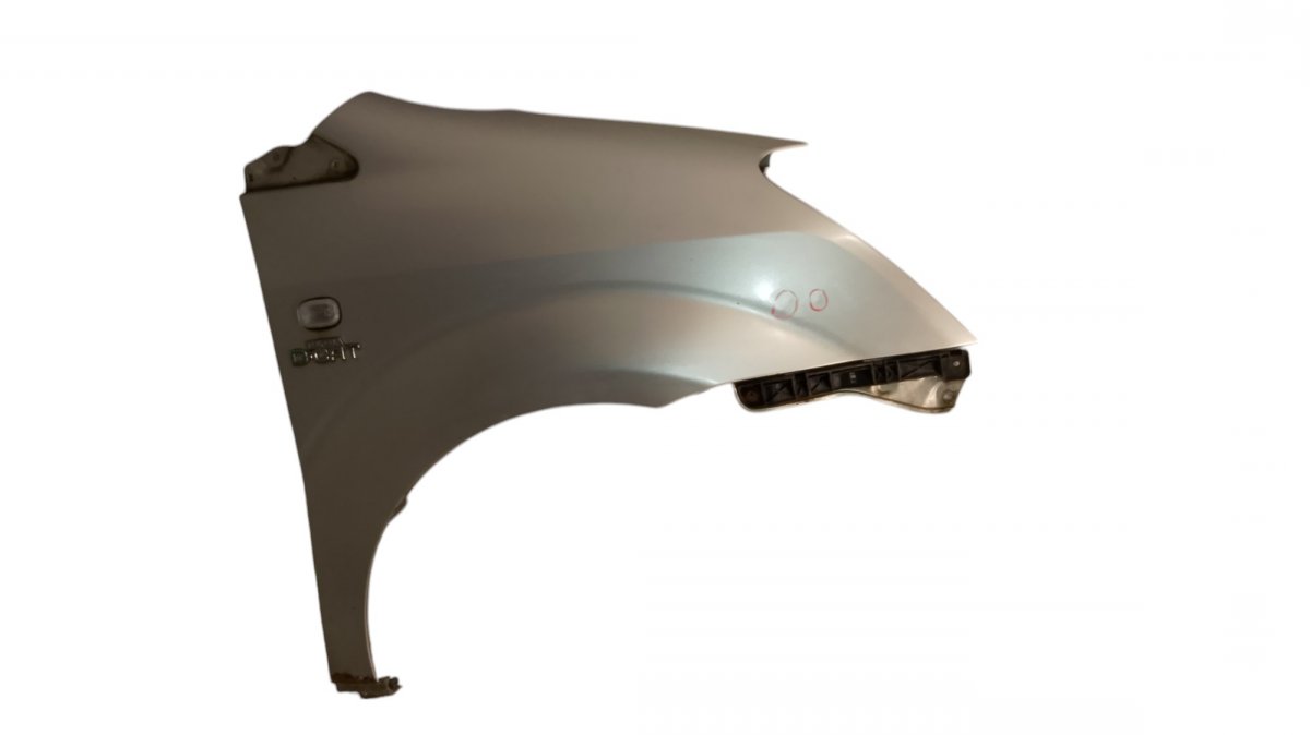 Toyota Corolla Verso Front Right Fender Front Right Fender — TOYOTA COROLLA Verso II (A...