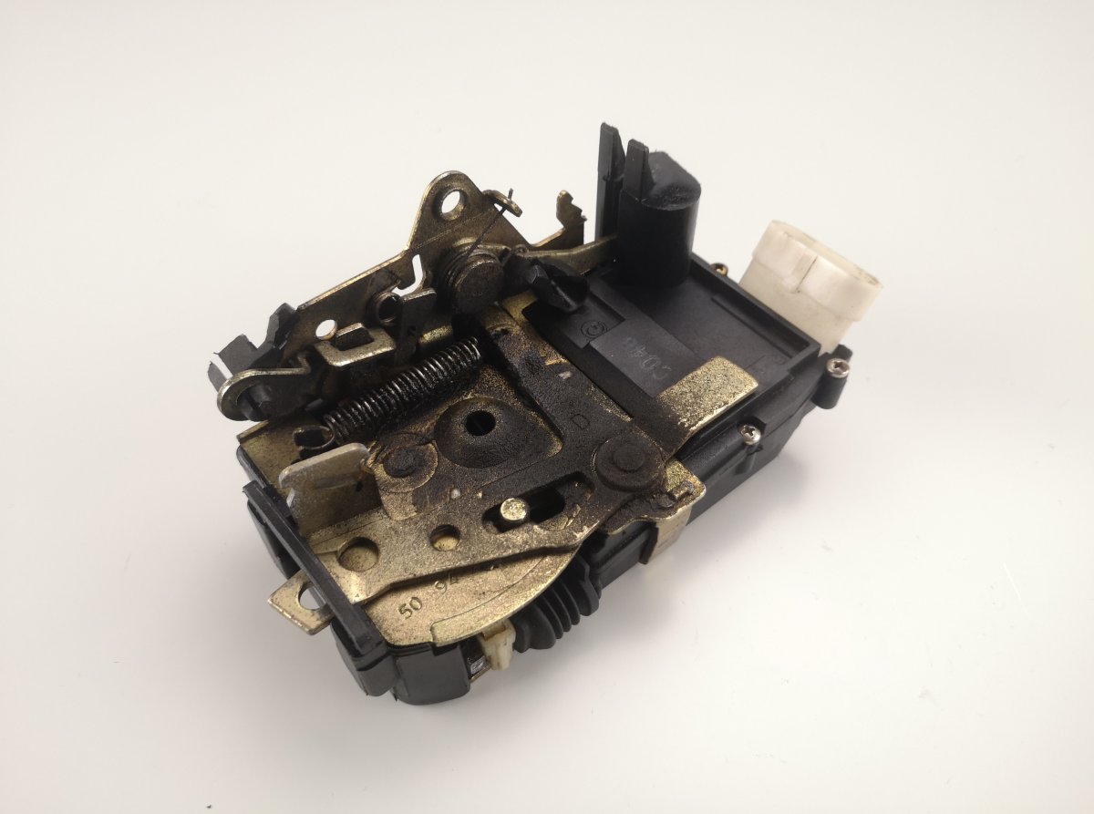 Maserati Quattroporte Door lock — rear right Door lock — rear right — MASERATI QUATTROPORTE ...