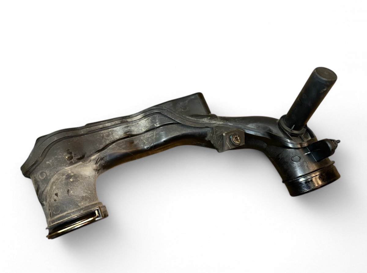 Volvo V40 Intercooler pipe — left Intercooler pipe — left — VOLVO V40 (2012-2019)...