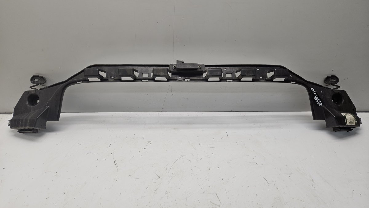 Jaguar XF Centre rear bumper bracket Centre rear bumper bracket — JAGUAR XF (X260) (...