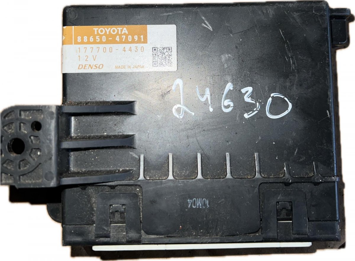 Toyota Prius Air-conditioning control unit Air-conditioning control unit — TOYOTA PRIUS II...
