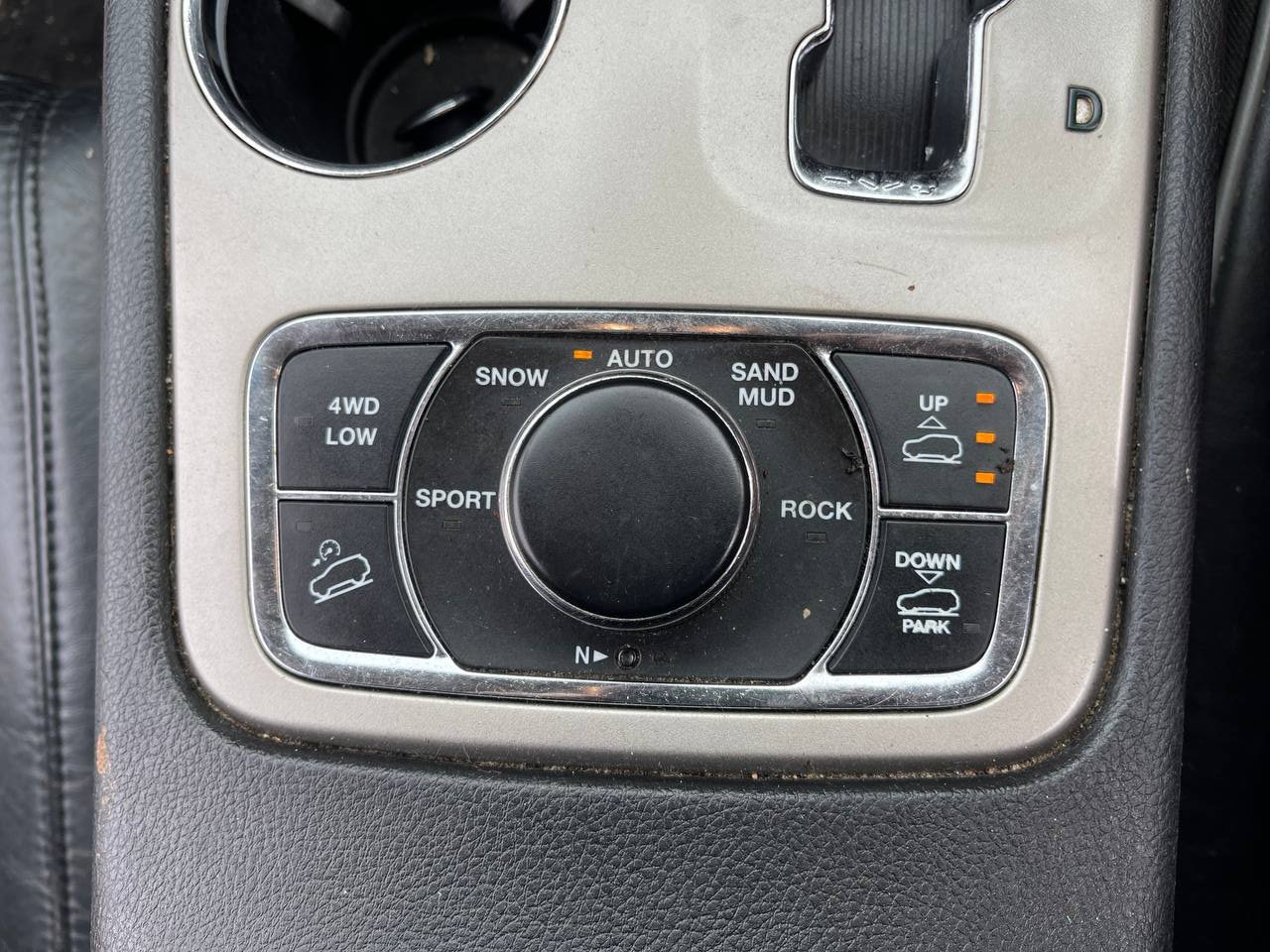 Jeep Grand Cherokee (WK) Suspension switch Suspension switch — JEEP GRAND CHEROKEE IV (WK,...