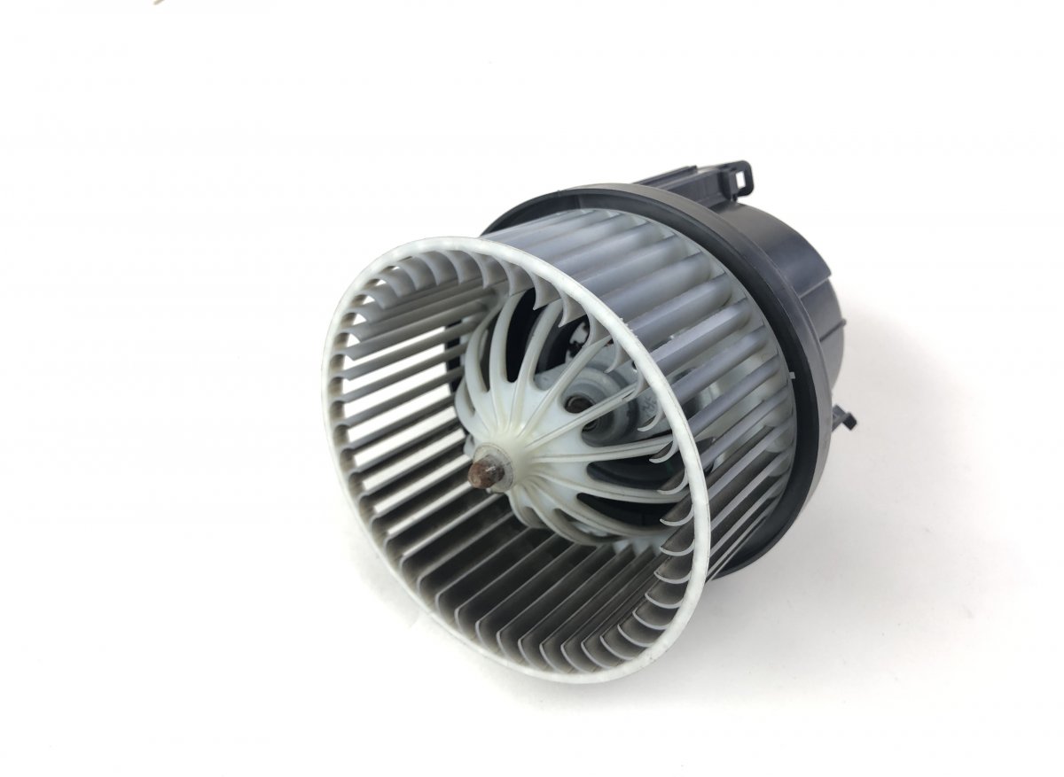 Land Rover Discovery Sport Heater Blower Motor Heater blower motor — LAND ROVER DISCOVERY SPOR...