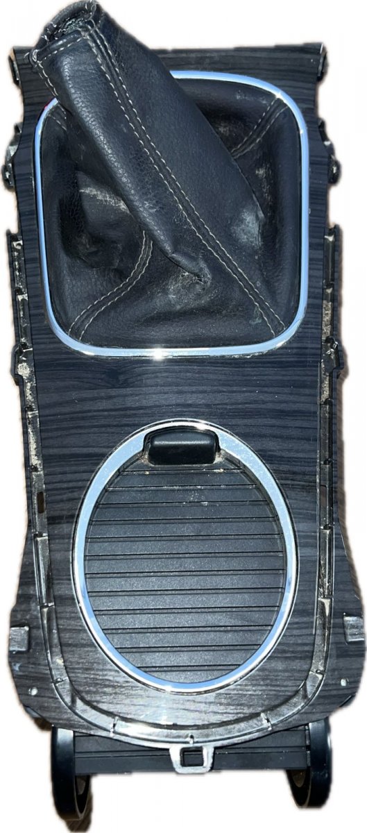 Toyota Avensis (T27) Манжета рычага переключения передач Gear lever cover — TOYOTA AVENSIS (T270) (2009-...