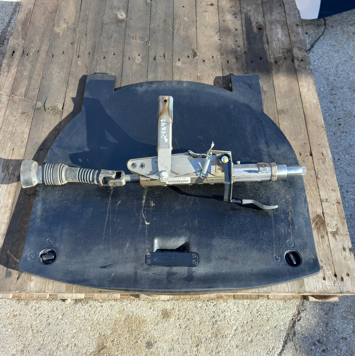 Volkswagen Transporter (T5, Caravelle, Multivan) Steering Column Steering column — VW TRANSPORTER T5 / MULTIVAN ...