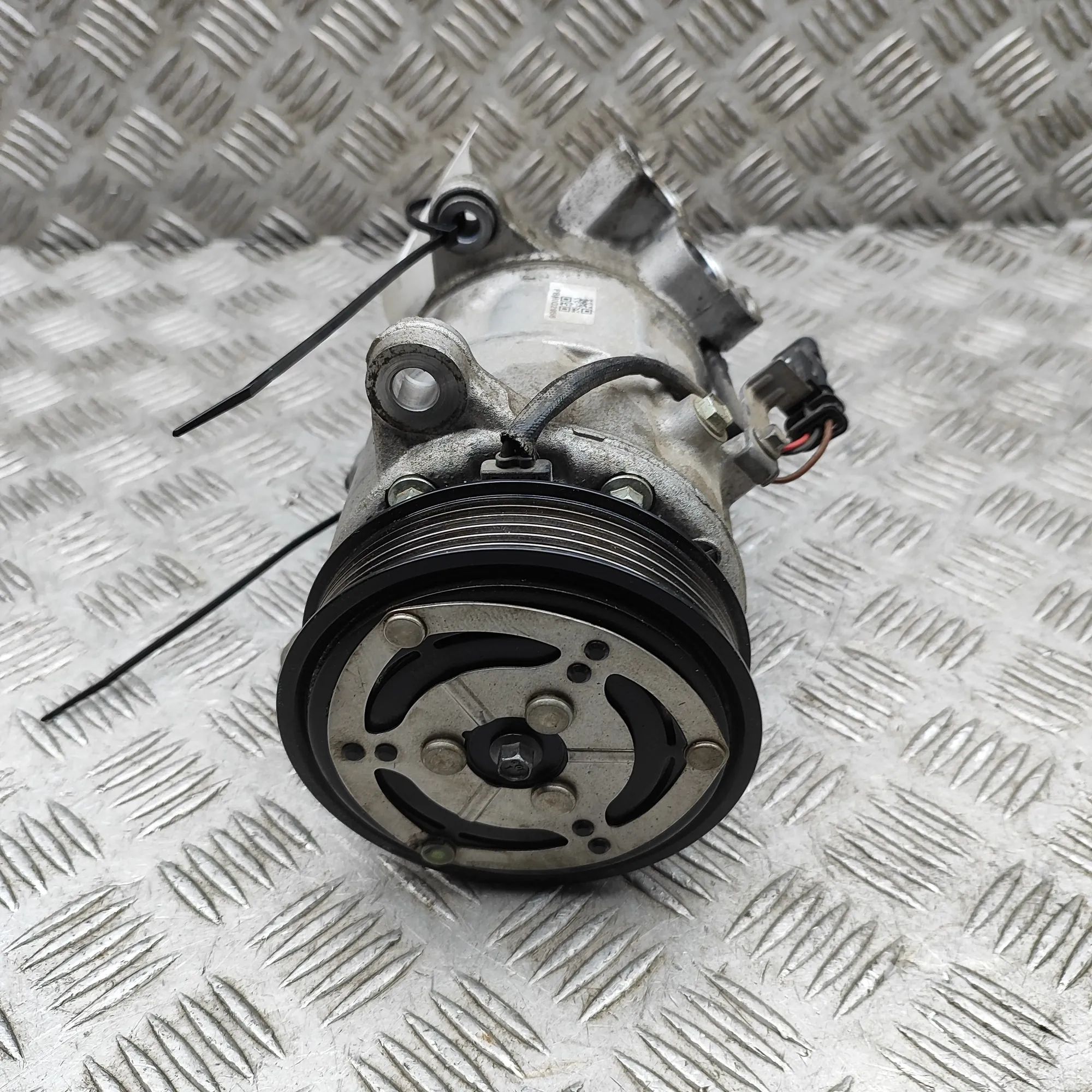 Mini One, Cooper (F55 / F56 / F57) Air-conditioning compressor