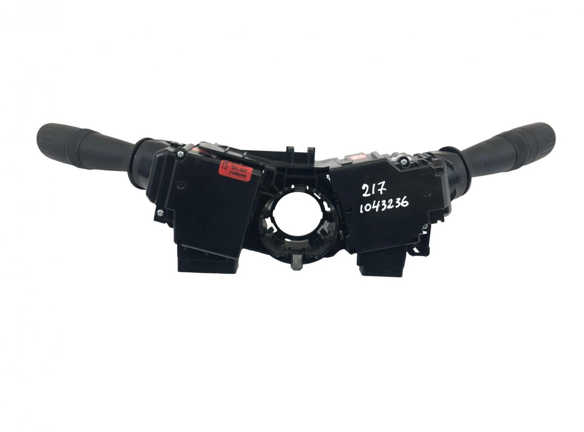 Toyota Hilux Turn signal and wiper stalk Turn signal and wiper stalk — TOYOTA HILUX VIII...