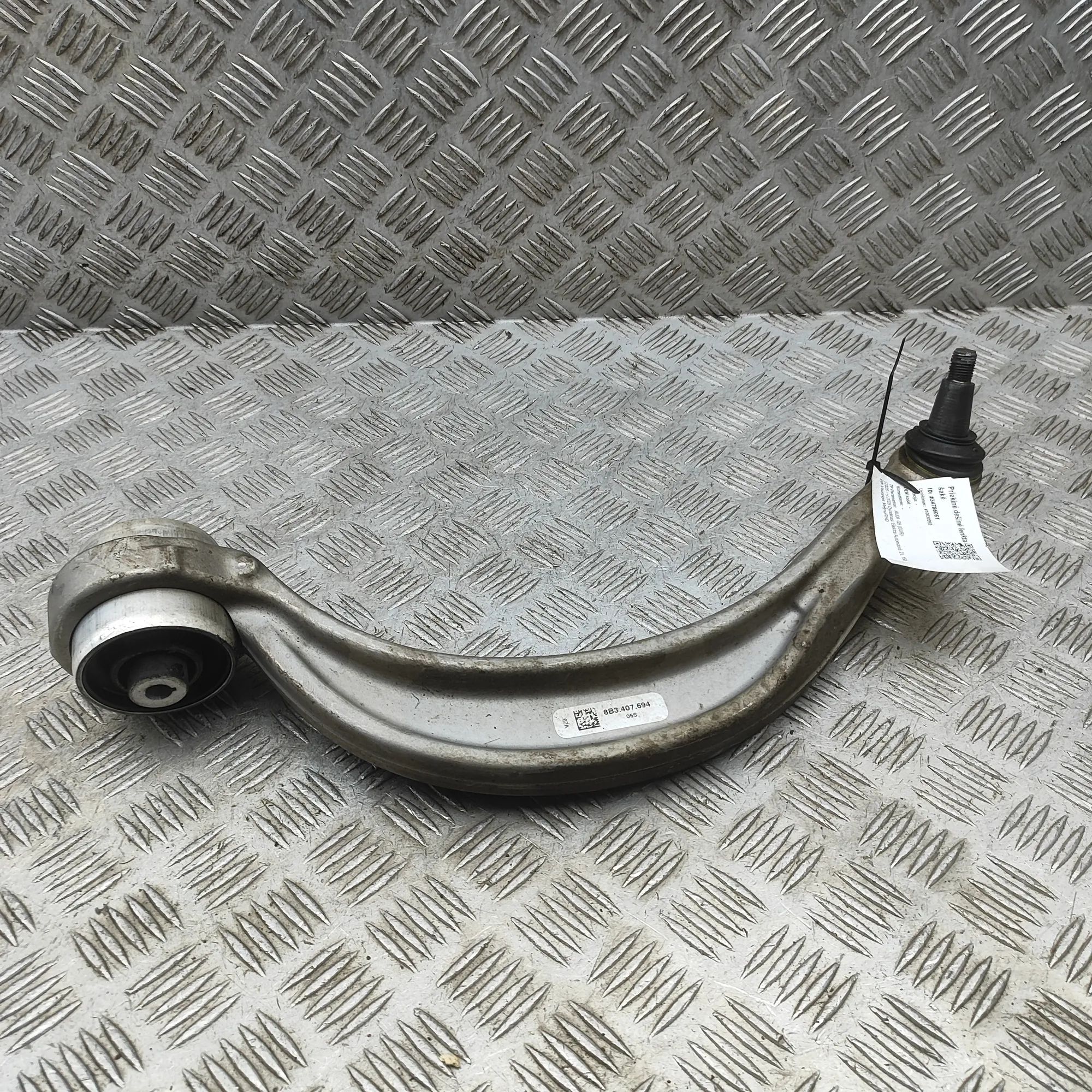Audi Q5 (GU) Front Right Curved Control Arm Front Right Curved Control Arm — AUDI Q5 (GUB) ...