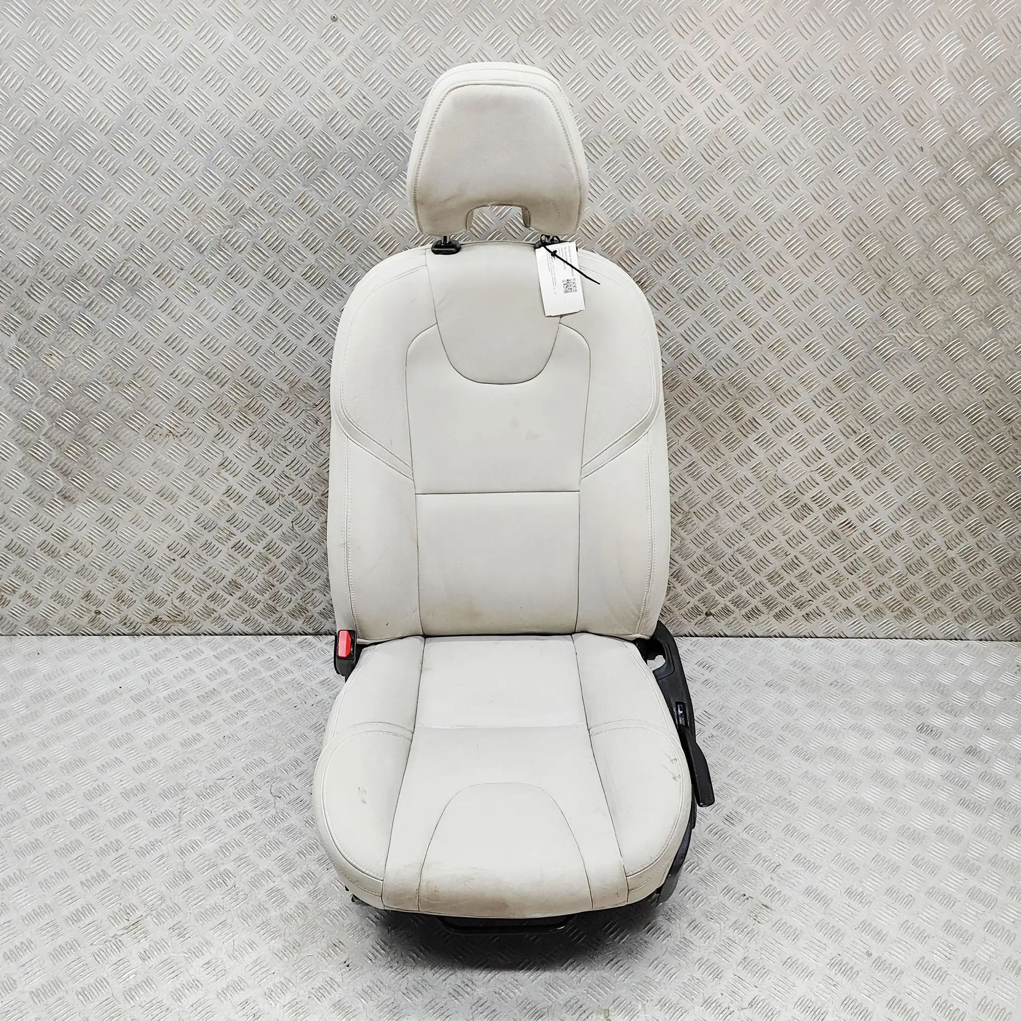 Volvo V40 Front Left Seat Front left seat — VOLVO V40 (Hatchback) (2012-2...