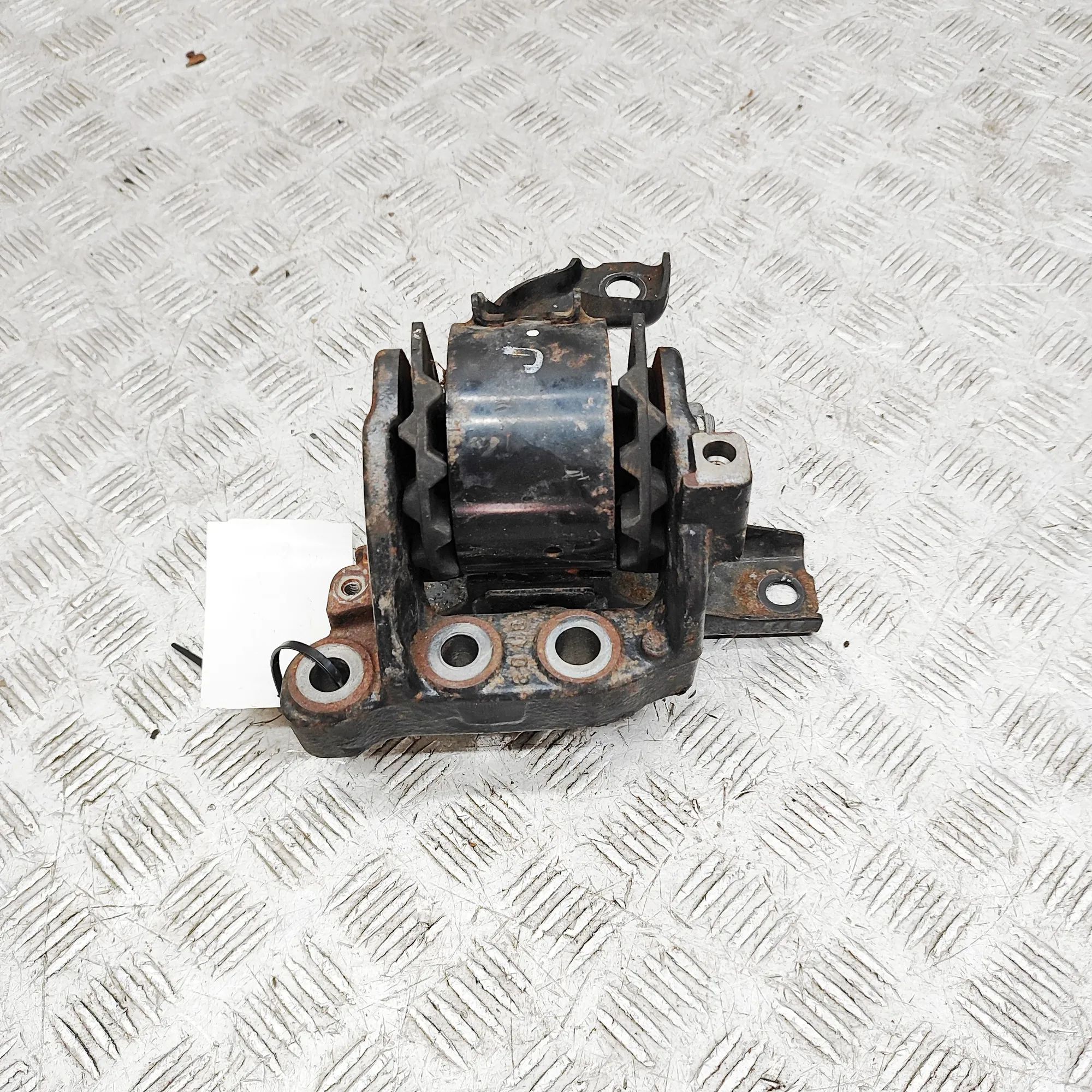 Mitsubishi Lancer Left Side Engine Mount Left Side Engine Mount — MITSUBISHI LANCER (VII...