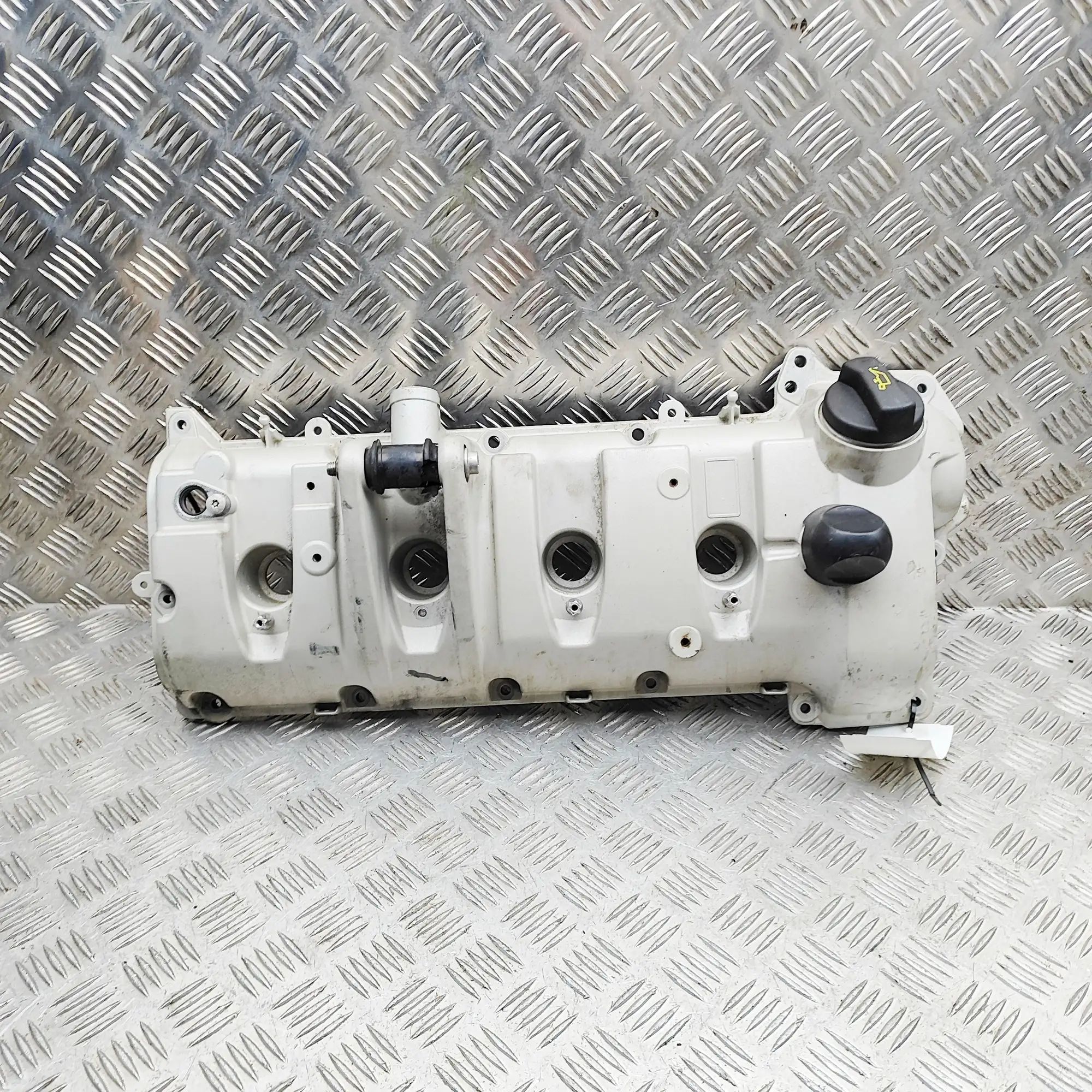 Porsche Cayenne Valve Cover Valve Cover — PORSCHE CAYENNE (9PA) (2002-2010)...