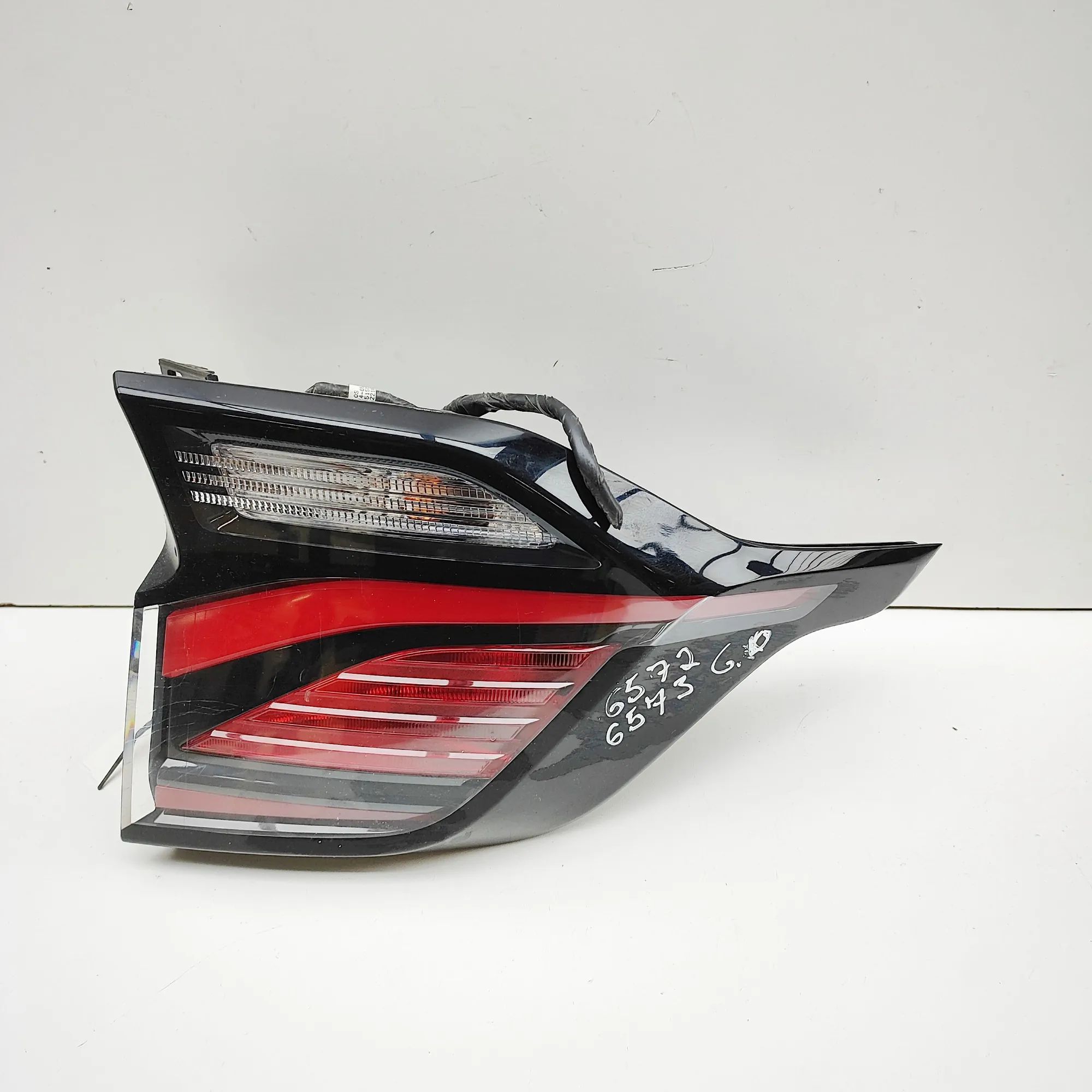Kia Sportage Rear Right Tail Light Rear Right Tail Light — KIA SPORTAGE (V NQ5) (2...