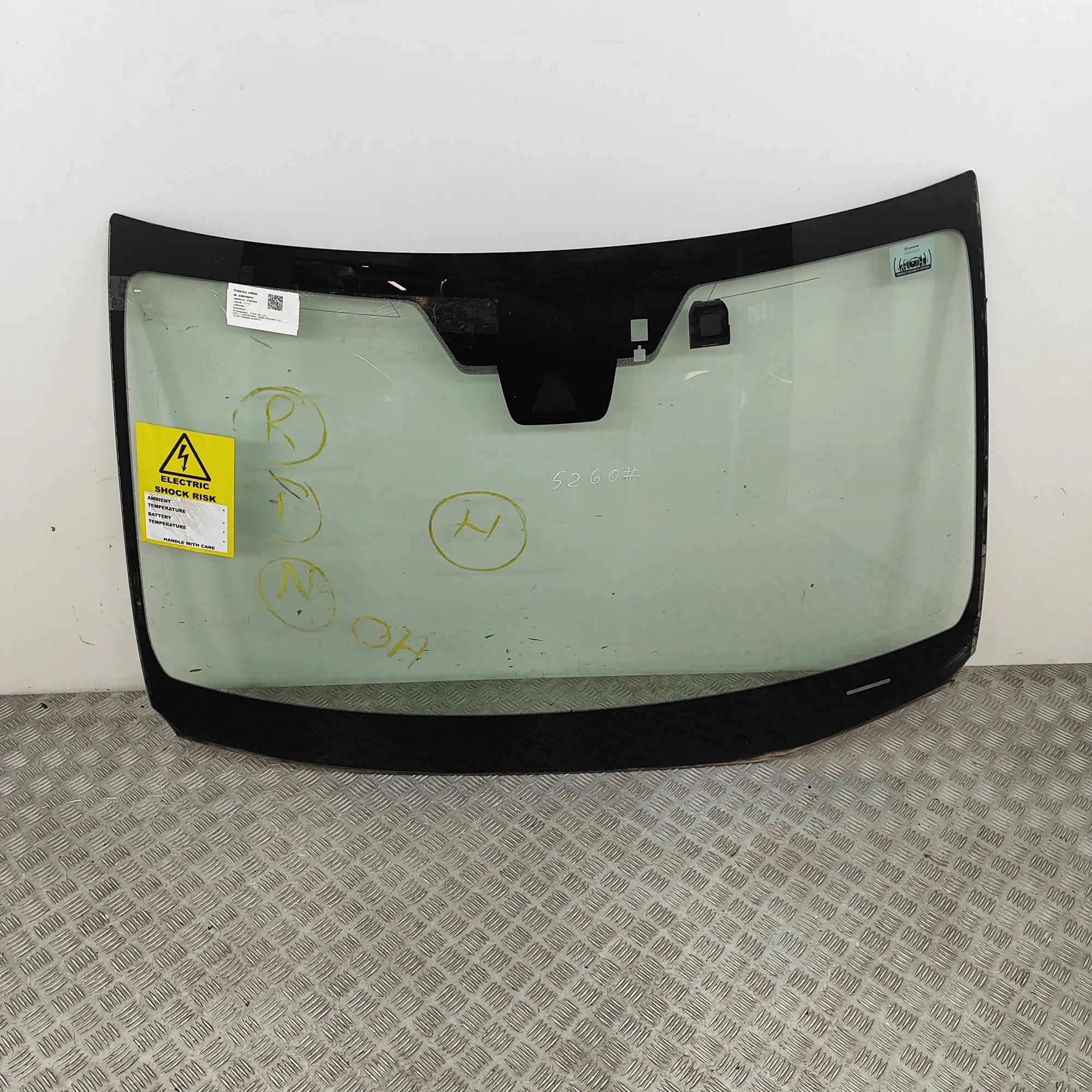 Lexus NX Front Windshield Front Windshield — LEXUS NX (_Z1_) (2014-...) —...