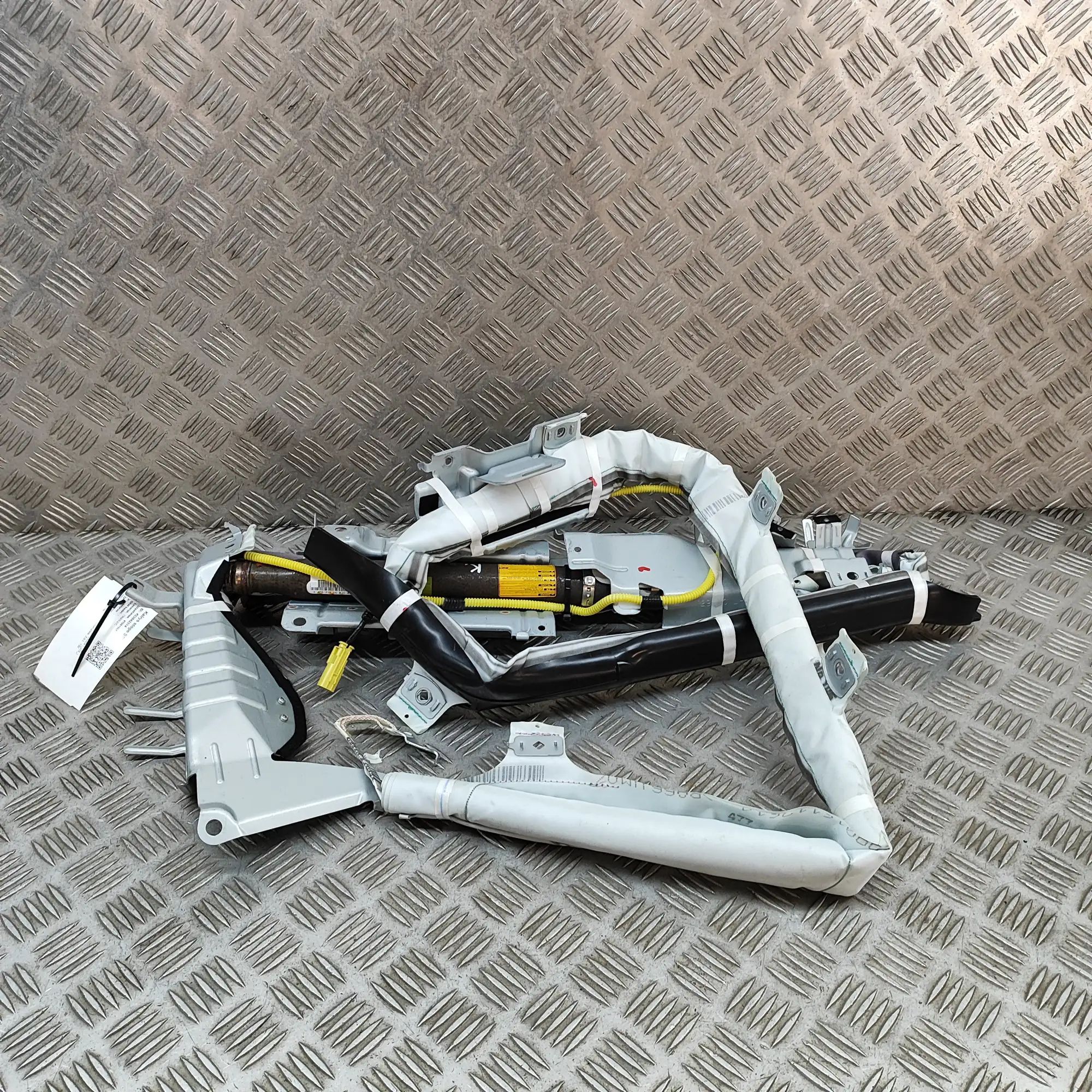 Toyota Land Cruiser 150 Left Side Roof Safety Curtain SRS Left Side Roof Safety Curtain SRS — TOYOTA LAND...