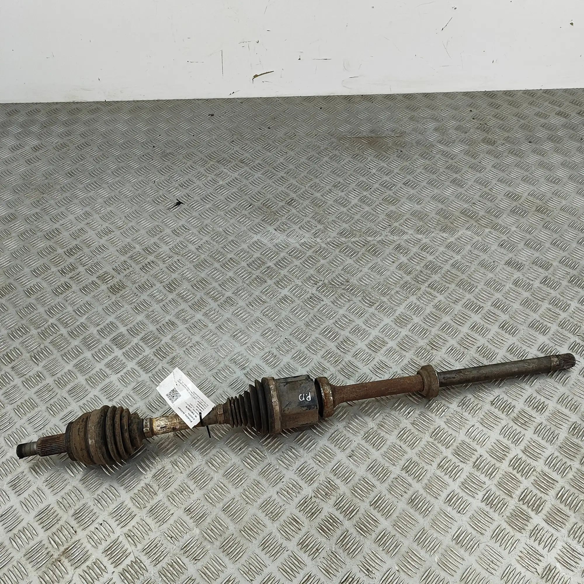 Land Rover Discovery Sport Front Right Driveshaft Front Right Driveshaft — LAND ROVER DISCOVERY S...