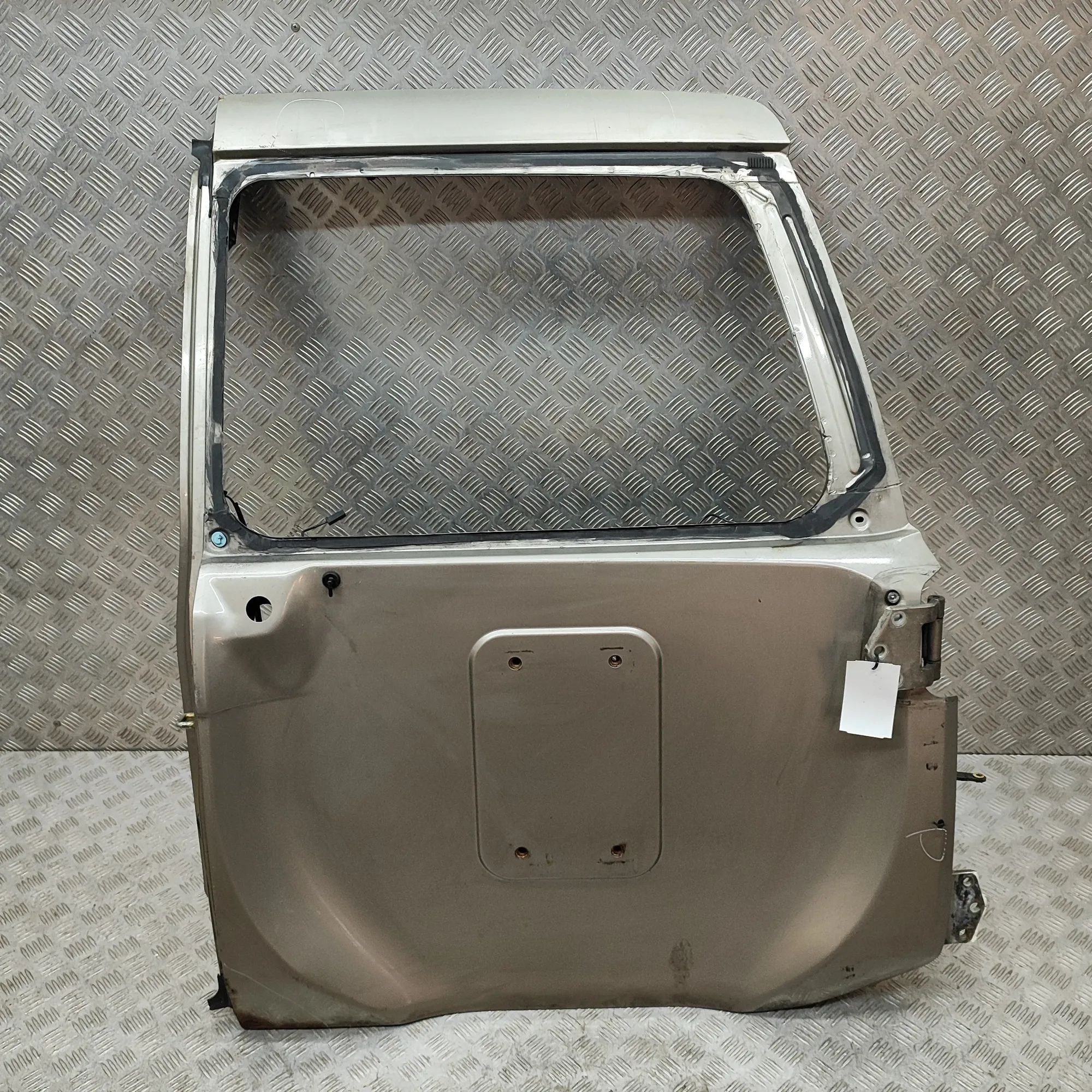 Nissan Patrol (Y60) Door — rear right Door — rear right — NISSAN PATROL (GR V Wagon Y...