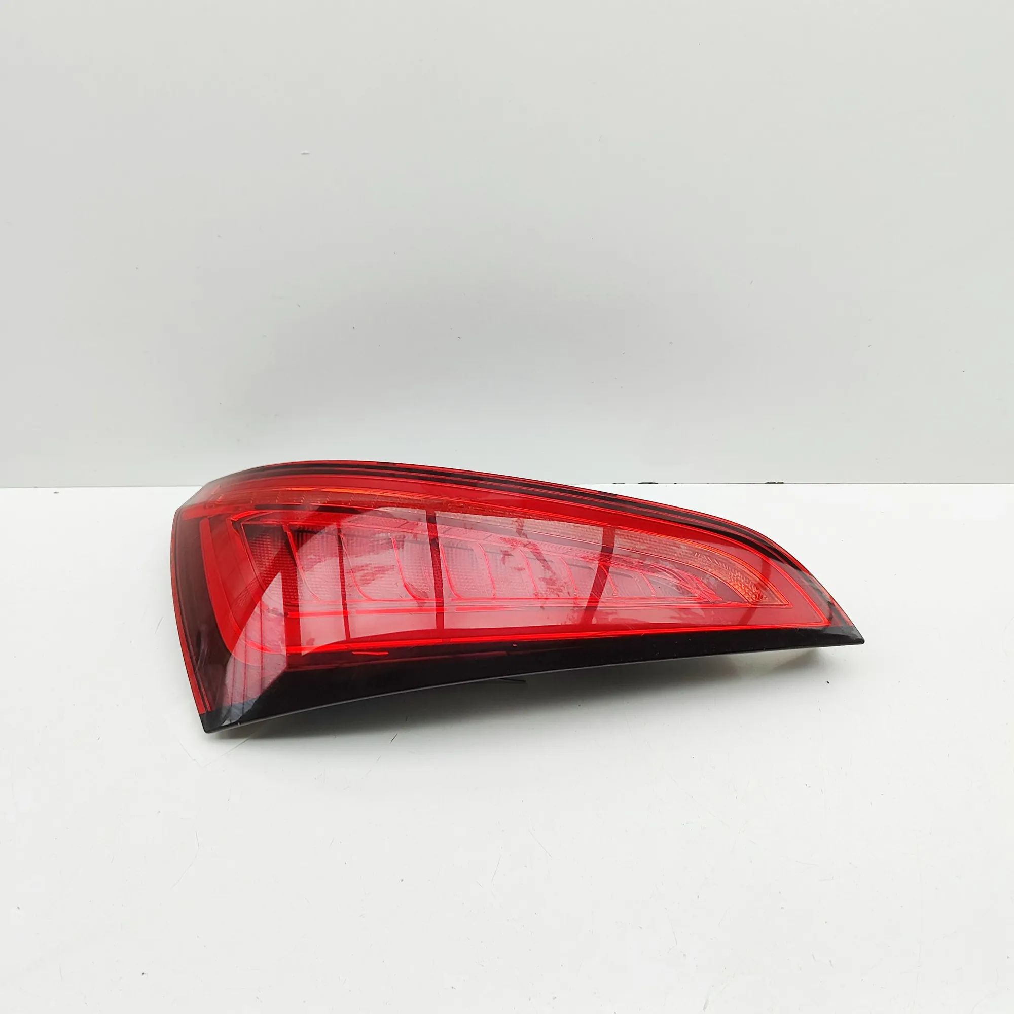 Audi Q5 (8R) Rear Left Tail Light Rear Left Tail Light — AUDI Q5 (8R) (2008-2017)...