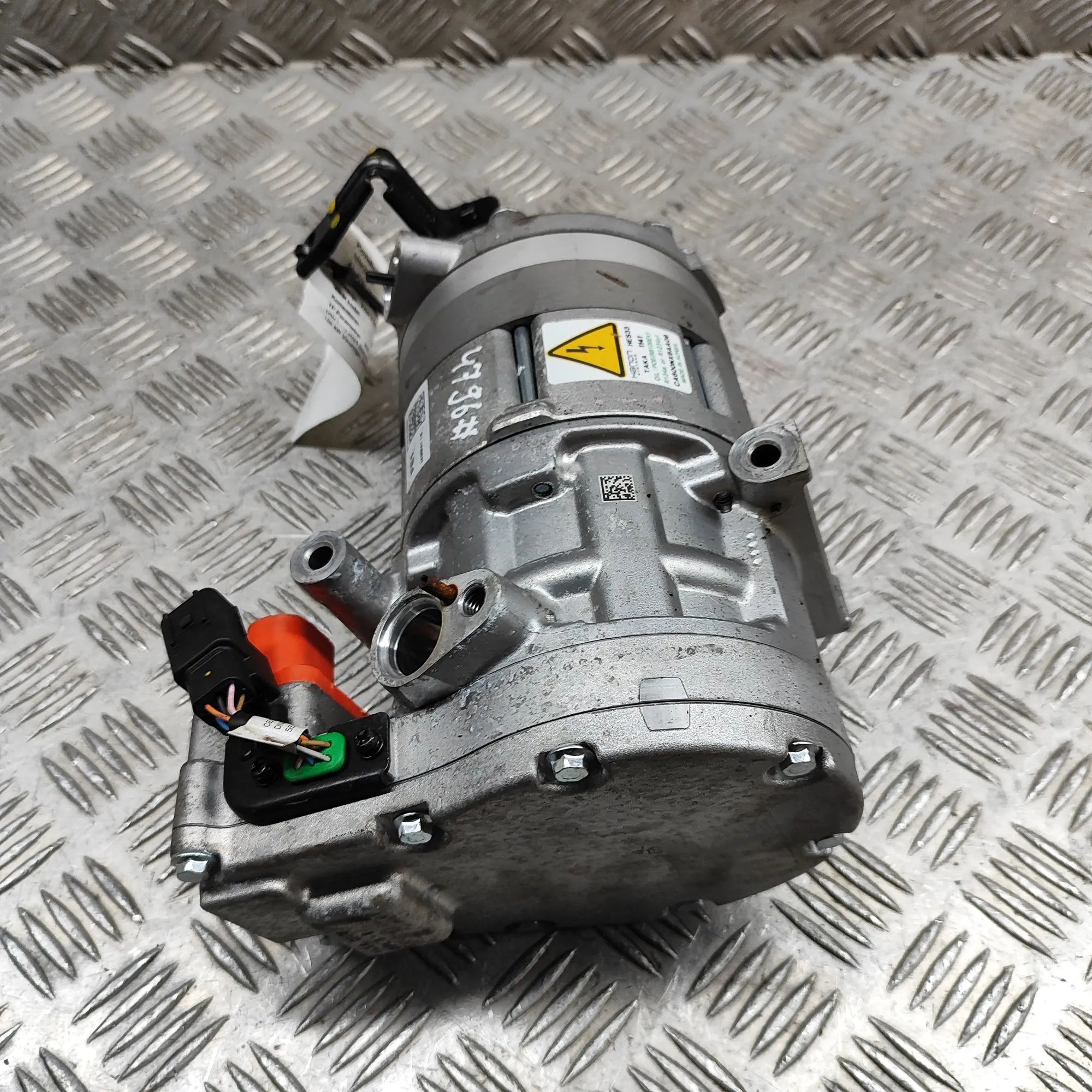Kia Sportage Air-conditioning compressor Air-conditioning compressor — KIA SPORTAGE (V N...