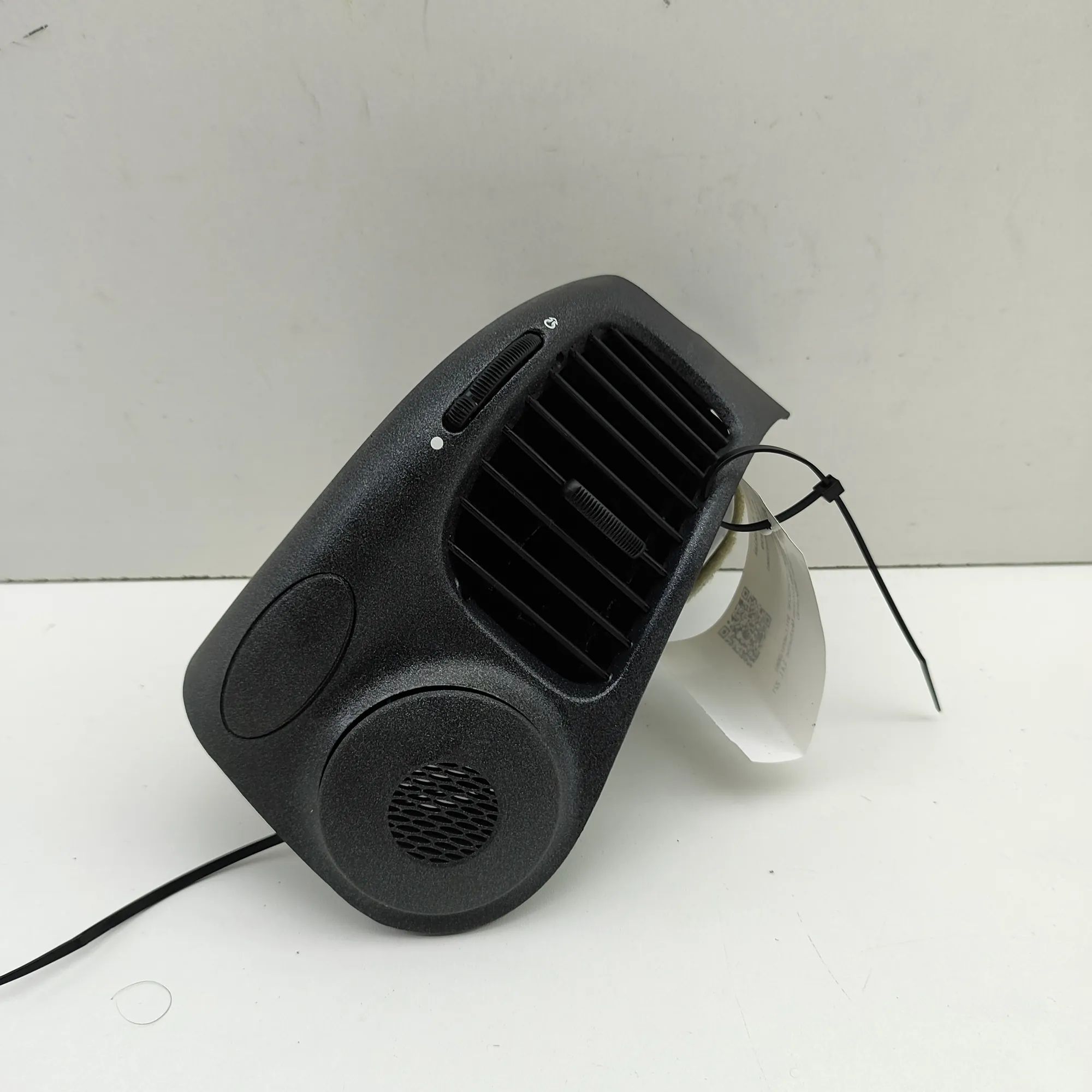 Porsche 911 (996) Dashboard Air Vents Dashboard Air Vents — PORSCHE 911 (Cabrio 996) ...
