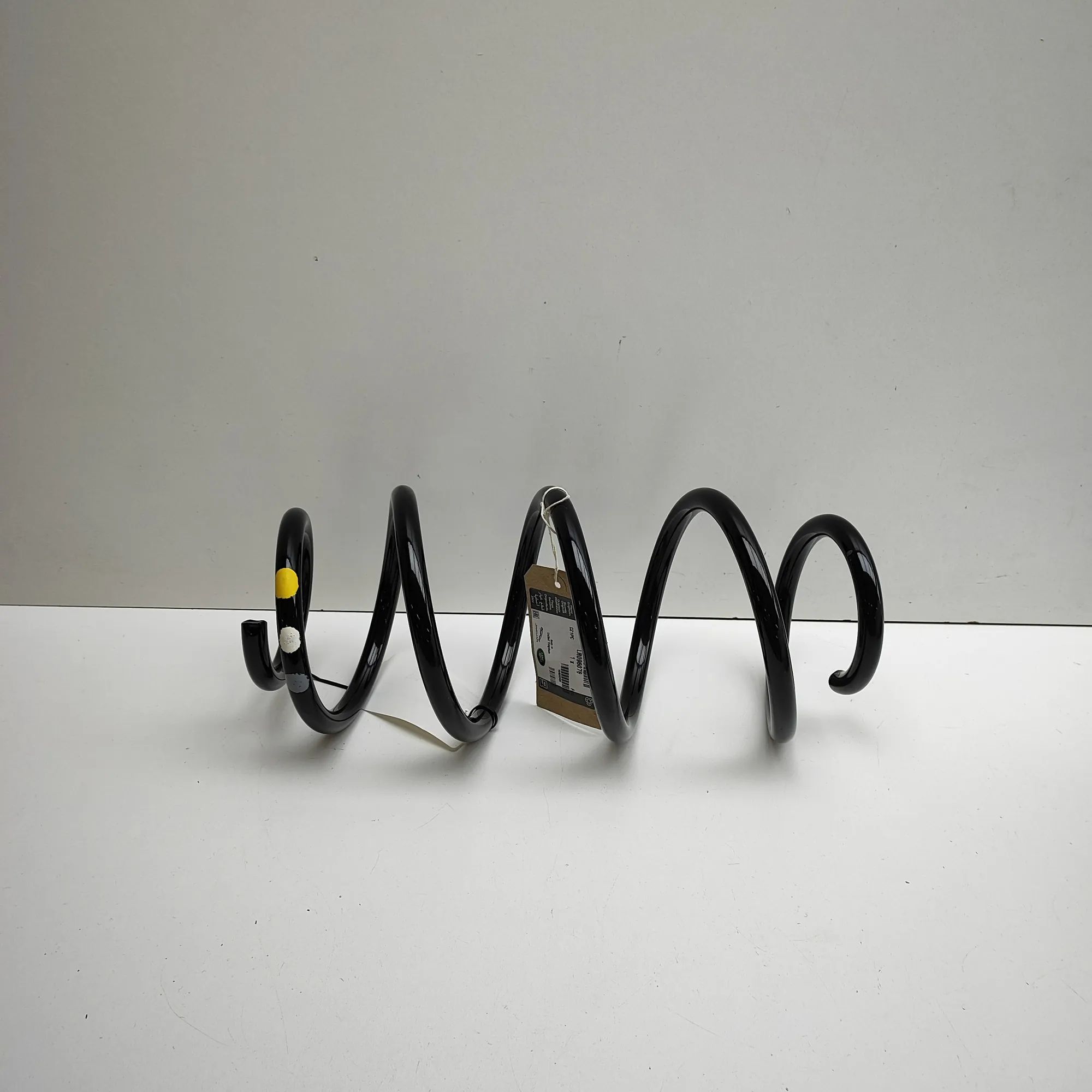 Land Rover Discovery Sport Coil spring — front right Coil spring — front right — LAND ROVER DISCOVER...