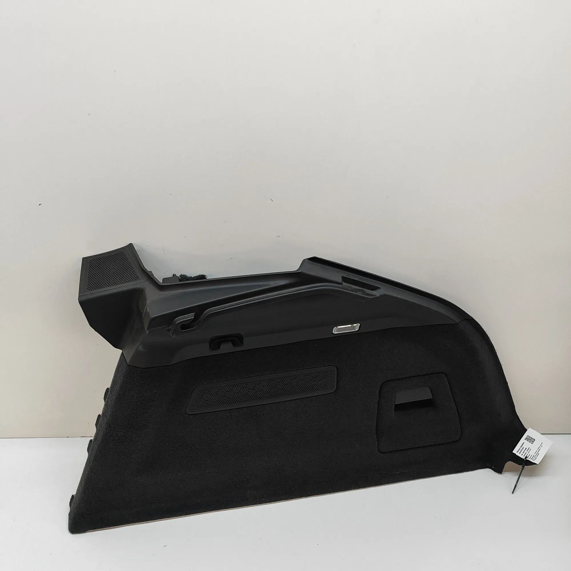 Porsche Cayenne Right Side Trunk Trim Right Side Trunk Trim — PORSCHE CAYENNE (Coupe ...