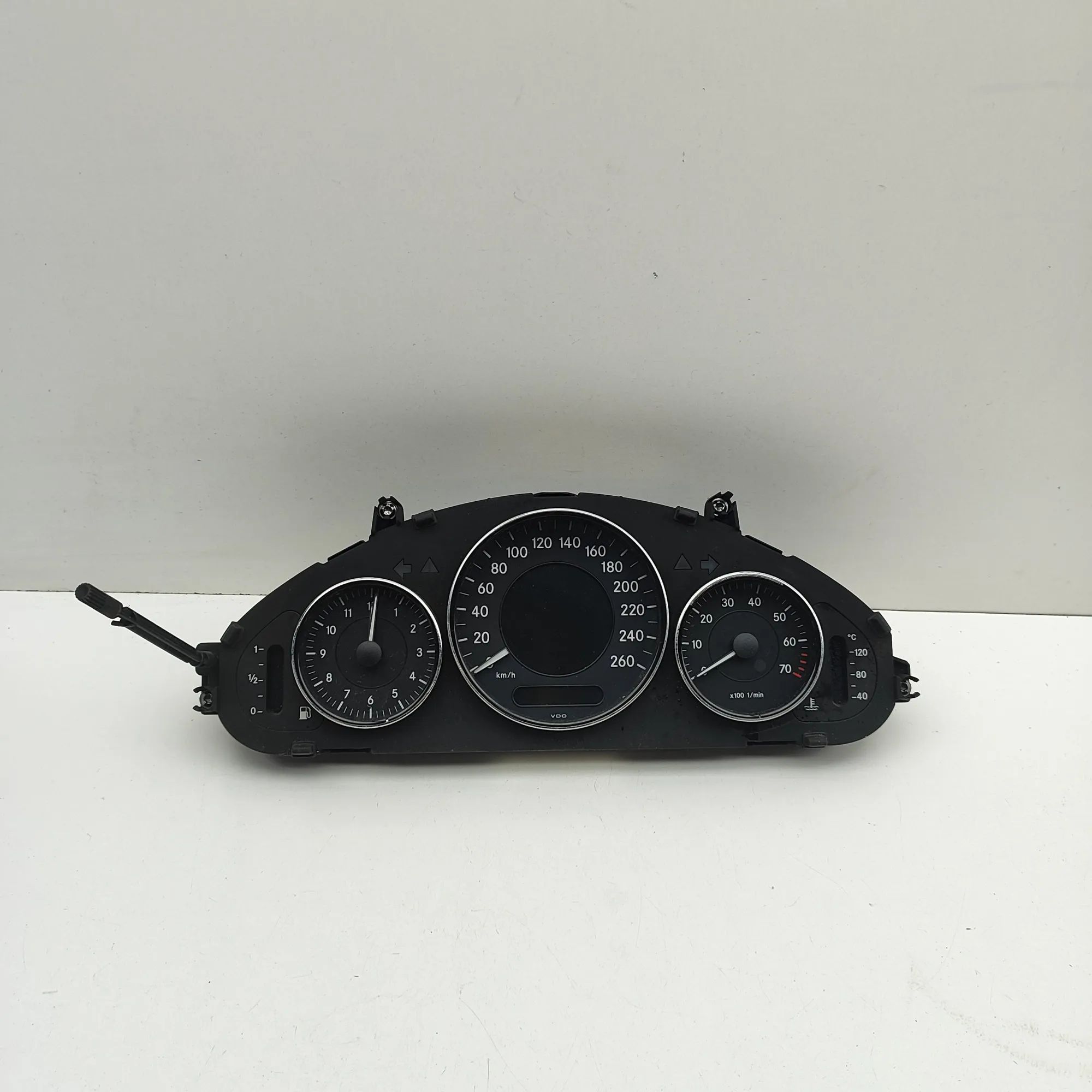 Mercedes-Benz CLS (C219) Instrument Cluster Speedometer Instrument Cluster Speedometer — MERCEDES BENZ ...